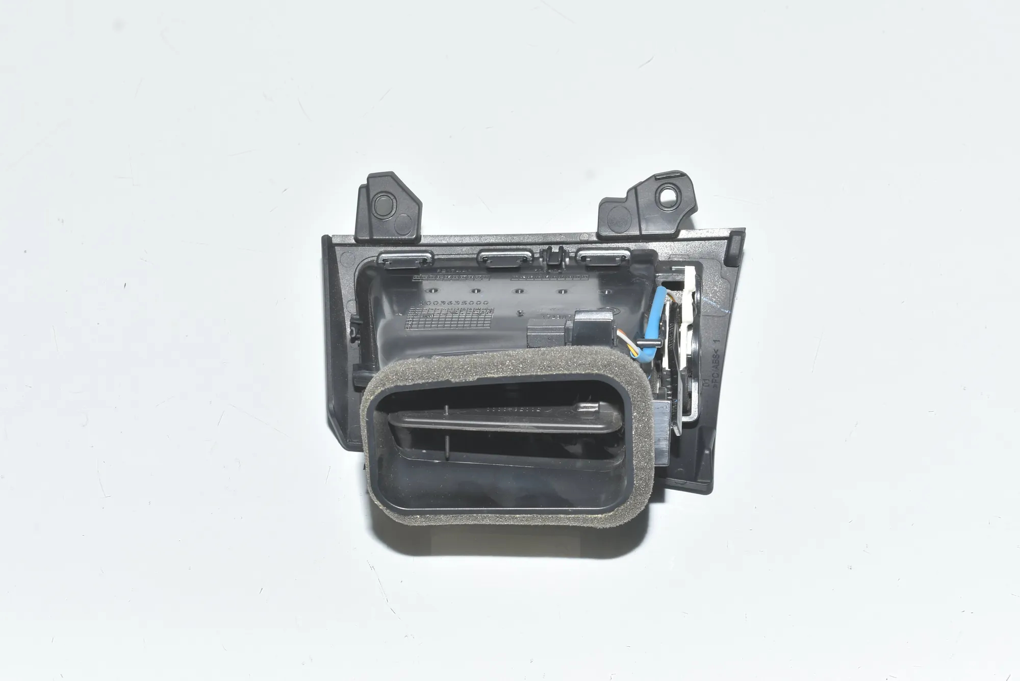 Dashboard Air Vents – OEM 64229184141 · BMW X3 (F25) xDrive 35 d 2012 – 3