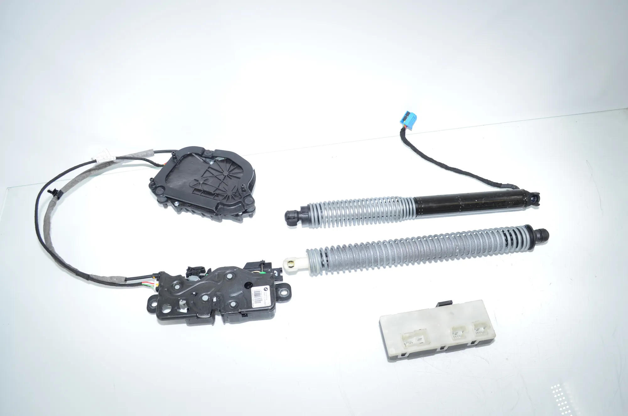 Electric Tailgate Opening Kit – OEM 7441014 · BMW 7 (G11, G12) 730 d, Ld xDrive 2017 – 4