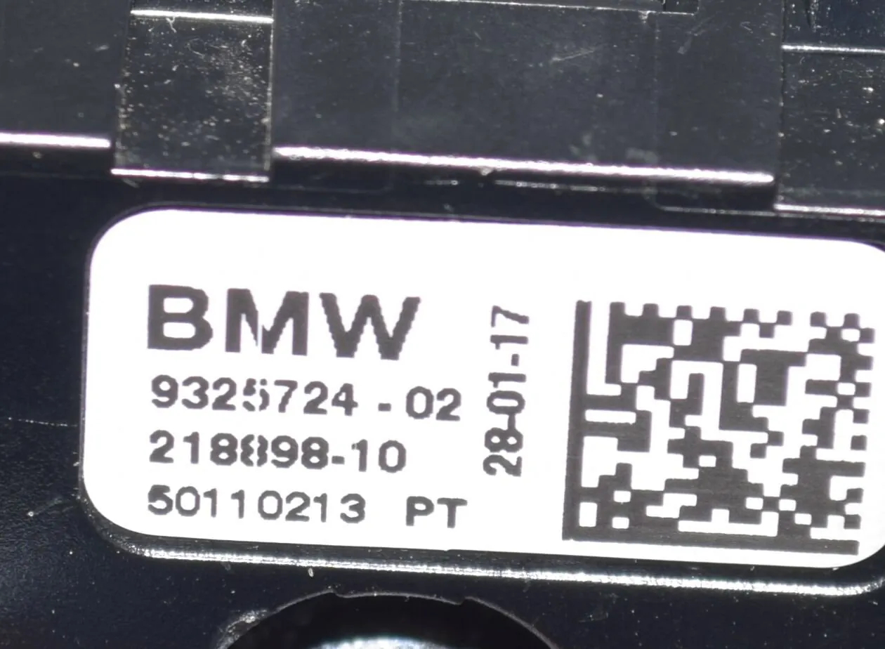Antenna Amplifier – OEM 9325724 · BMW 7 (G11, G12) 730 d, Ld xDrive 2017 – 5