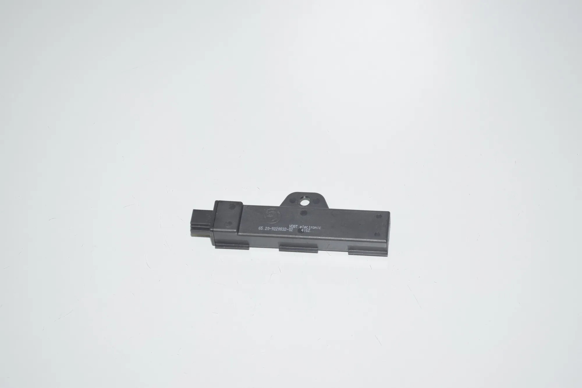 Antenna – OEM 9220832 · BMW 7 (G11, G12) 730 d, Ld xDrive 2017