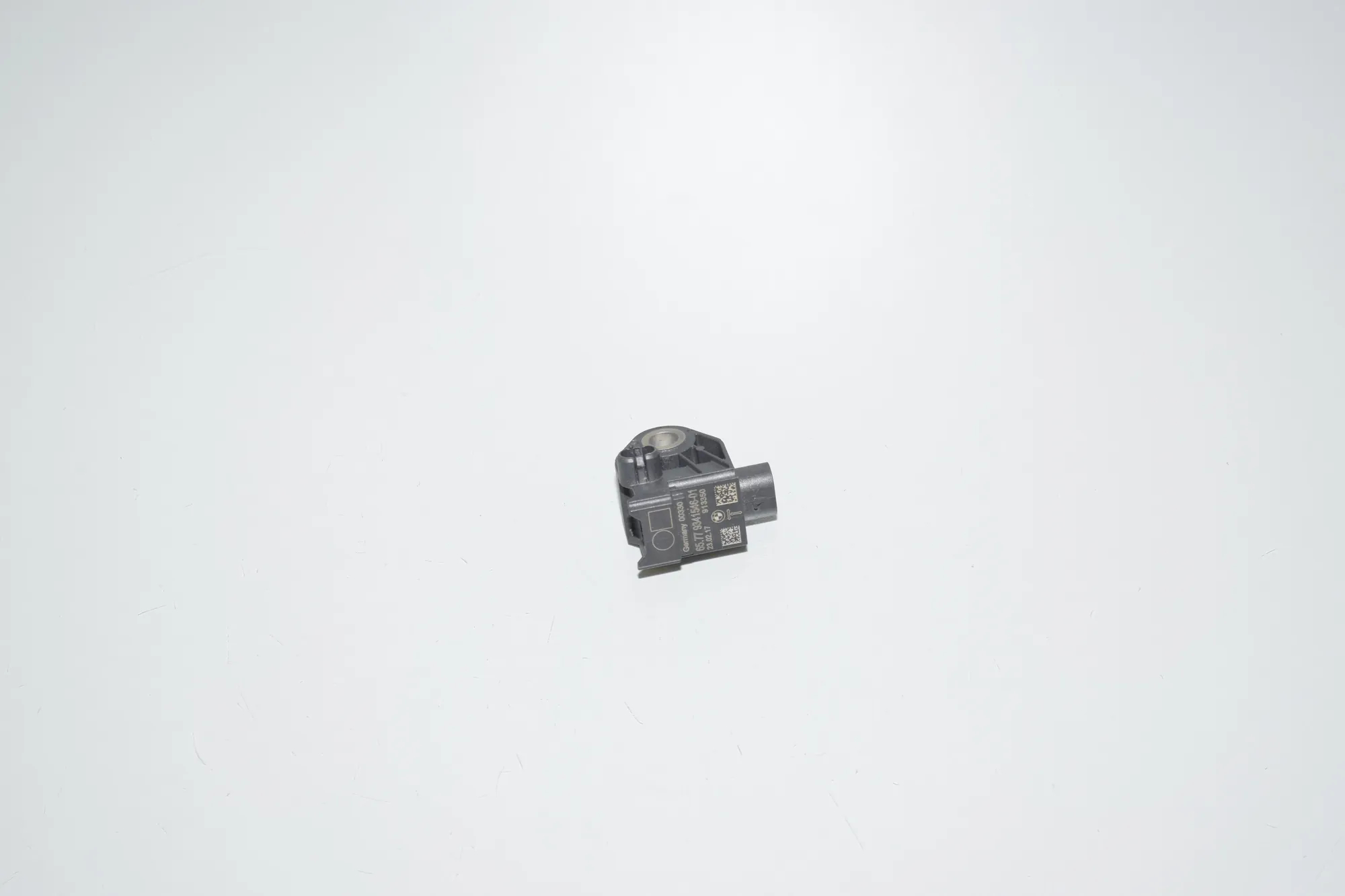 Right Side Impact Sensor – OEM 9341546 · BMW 7 (G11, G12) 730 d, Ld xDrive 2017