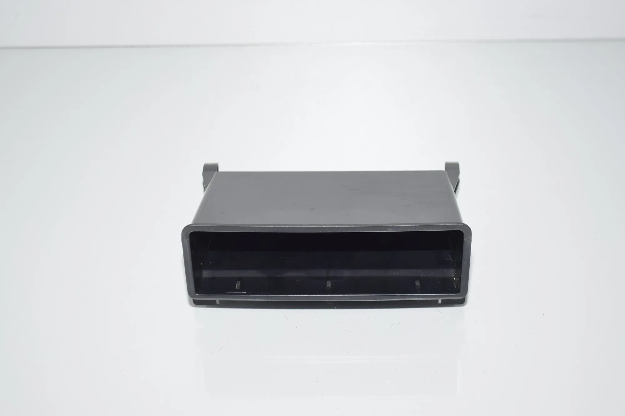 Glove Compartment – OEM 9302185 · BMW 7 (G11, G12) 730 d, Ld xDrive 2017 – 3