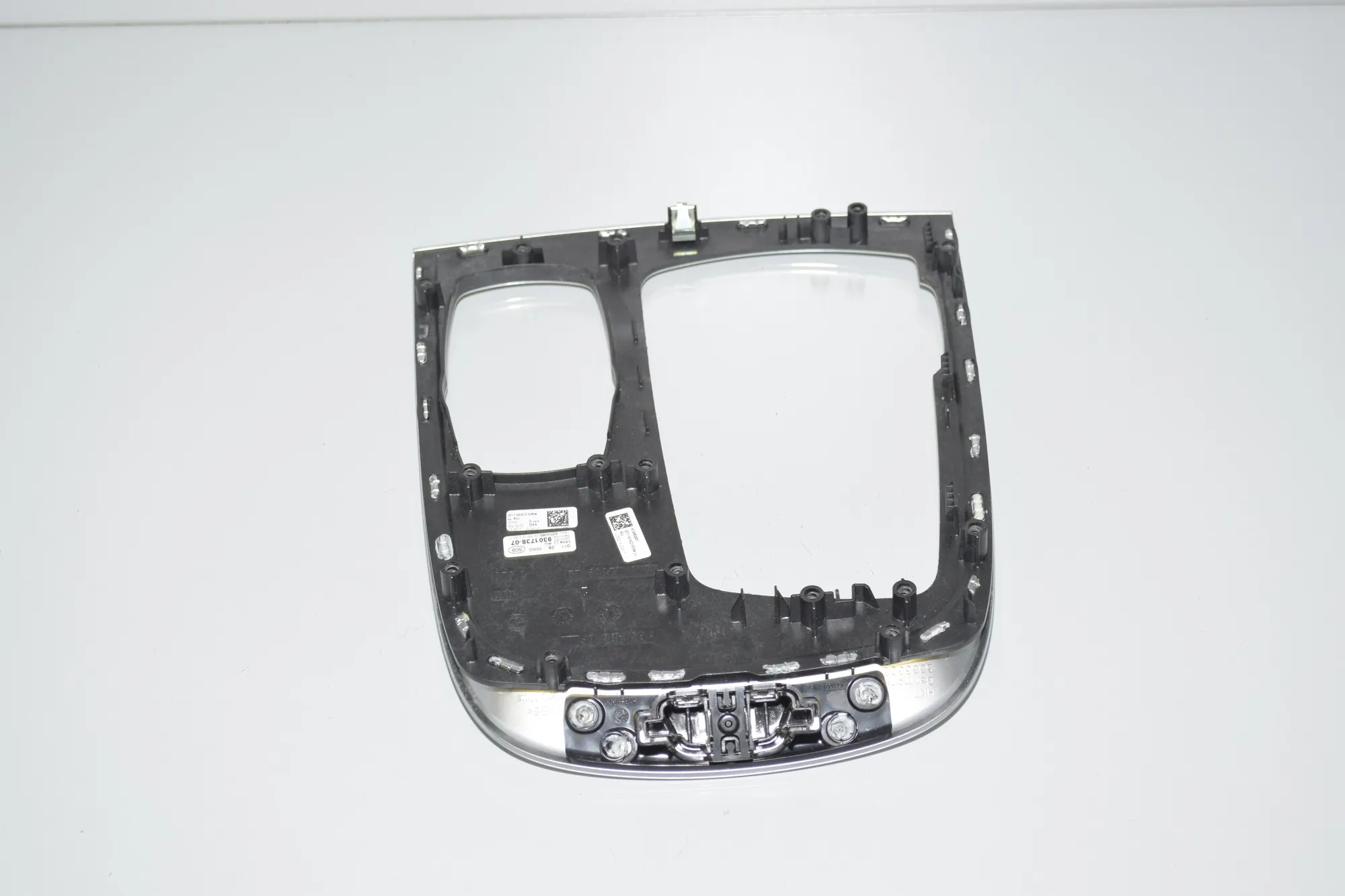 Center Console Trim – OEM 9301738 · BMW 7 (G11, G12) 730 d, Ld xDrive 2017 – 3