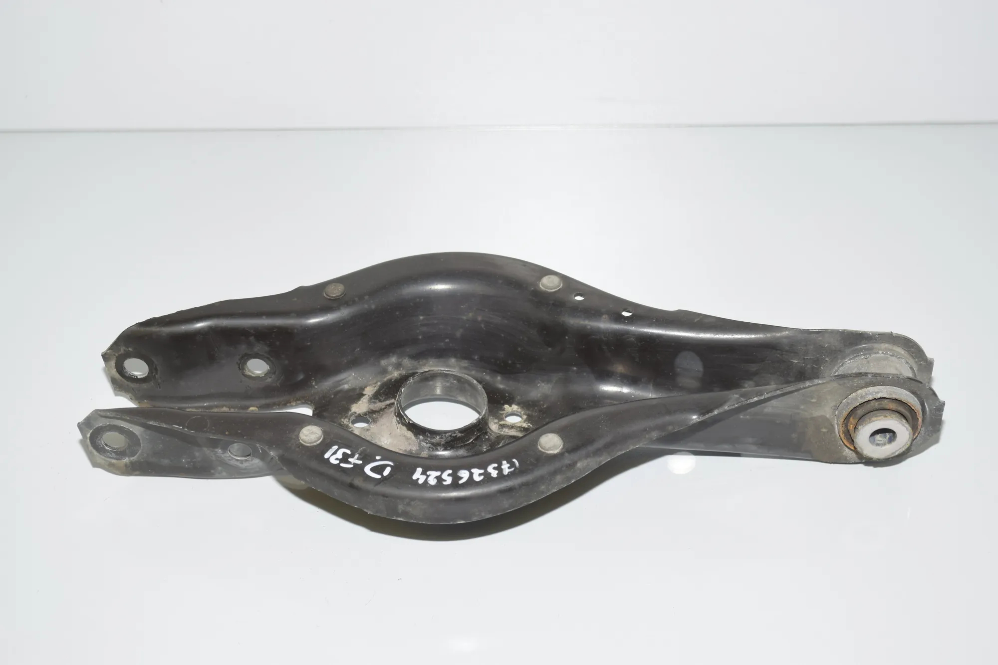 Rear Right Lower Control Arm – OEM 6867540 · BMW 3 Touring (F31) 320 d xDrive 2017 – 2