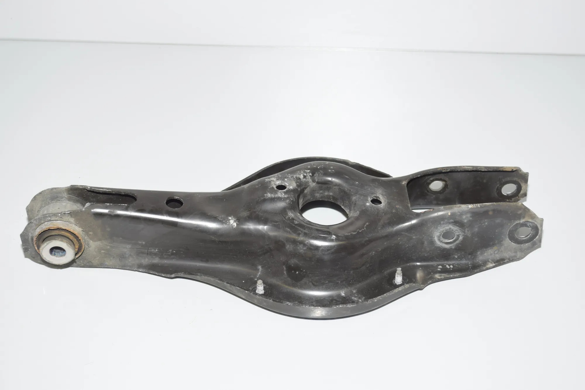 Rear Right Lower Control Arm – OEM 6867540 · BMW 3 Touring (F31) 320 d xDrive 2017 – 4
