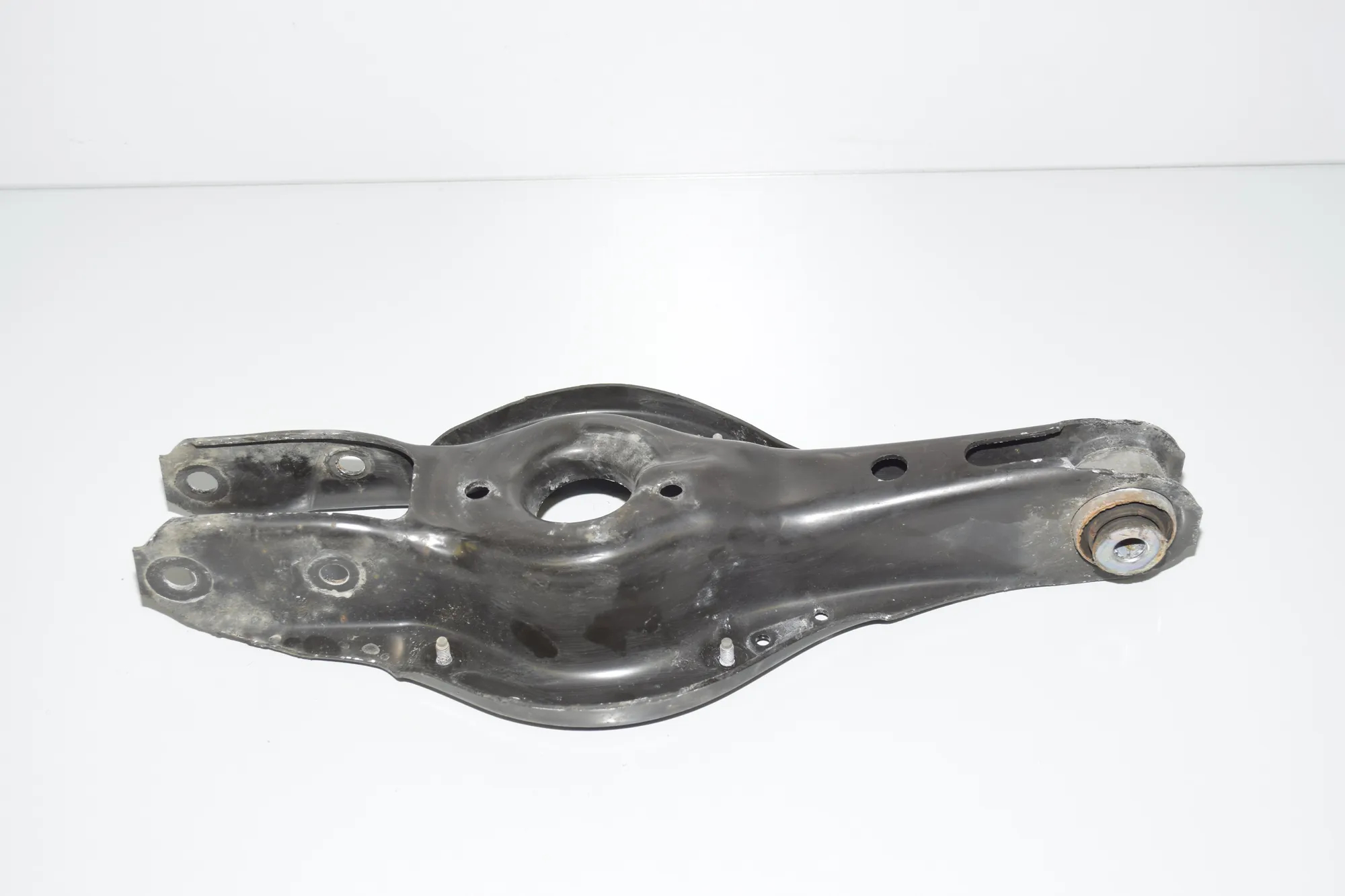 Rear Left Lower Control Arm – OEM 6867540 · BMW 3 Touring (F31) 320 d xDrive 2017 – 4