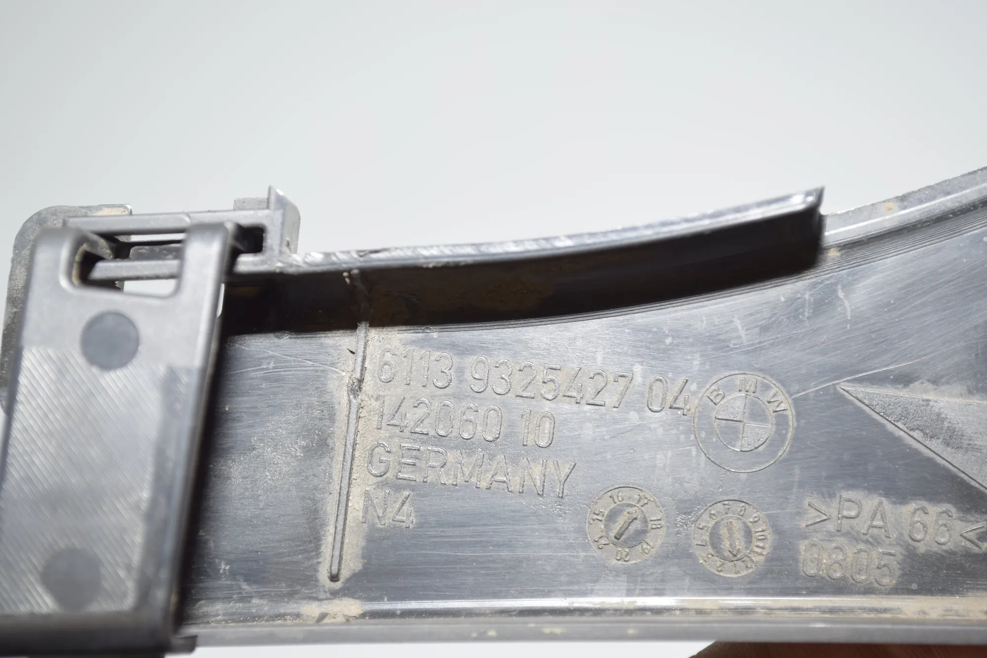 Bracket – OEM 9325427 · BMW 7 (G11, G12) 730 d, Ld xDrive 2017 – 5