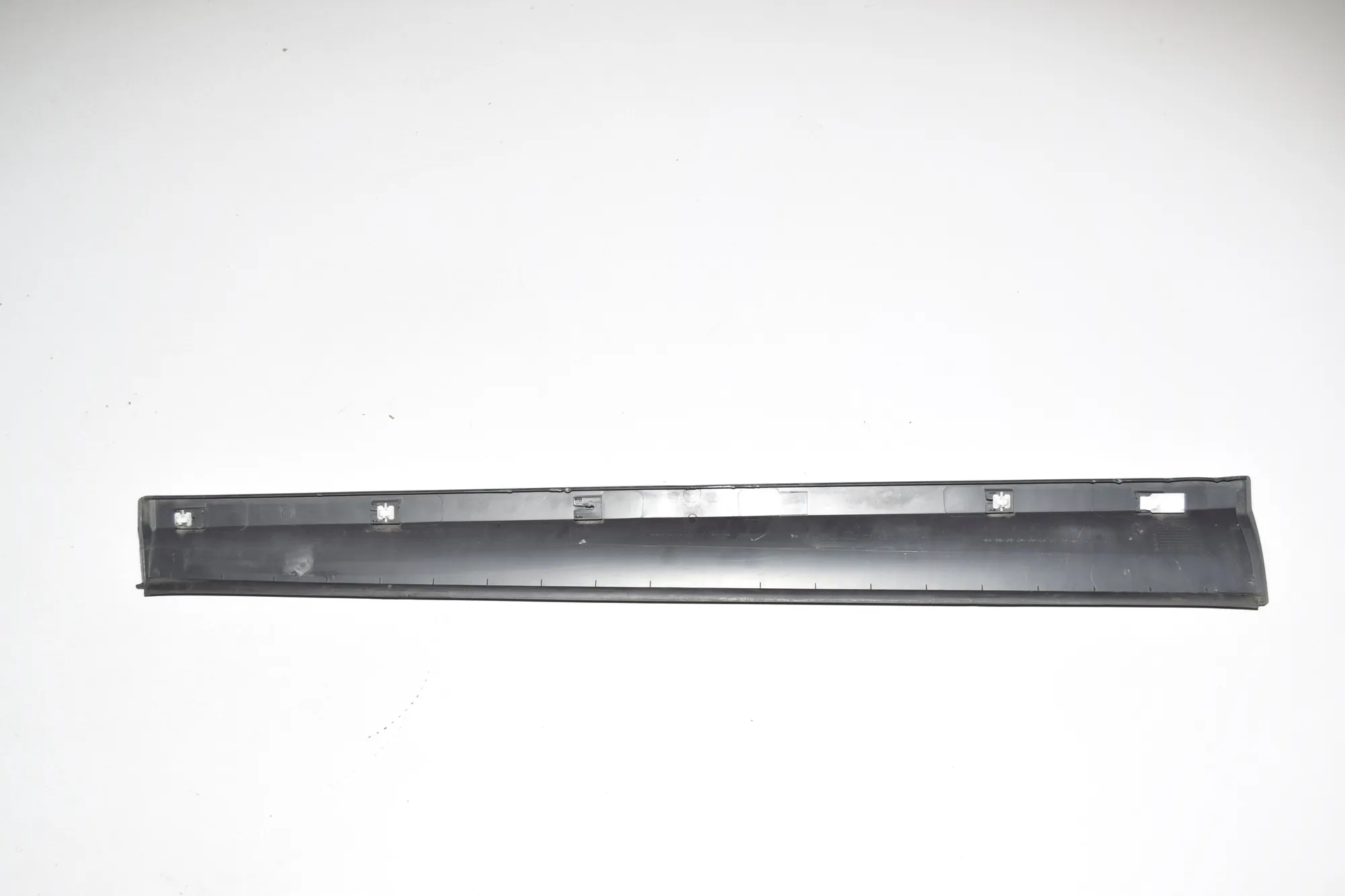 Front Right Door Lower Molding – OEM 7205780 · BMW X3 (F25) xDrive 20 d 2012 – 4