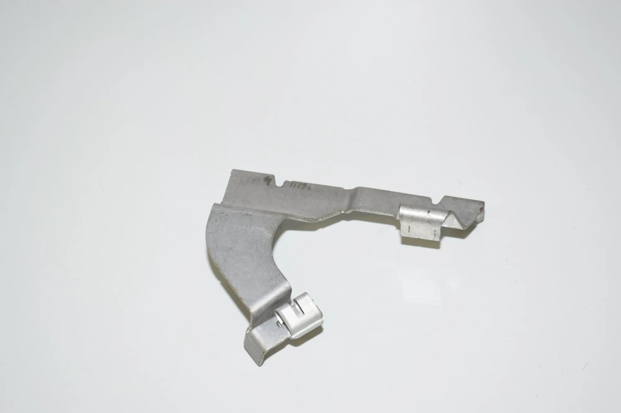 Bracket – OEM 8514031 · BMW 3 (F30, F80) 318 d 2017 – 4
