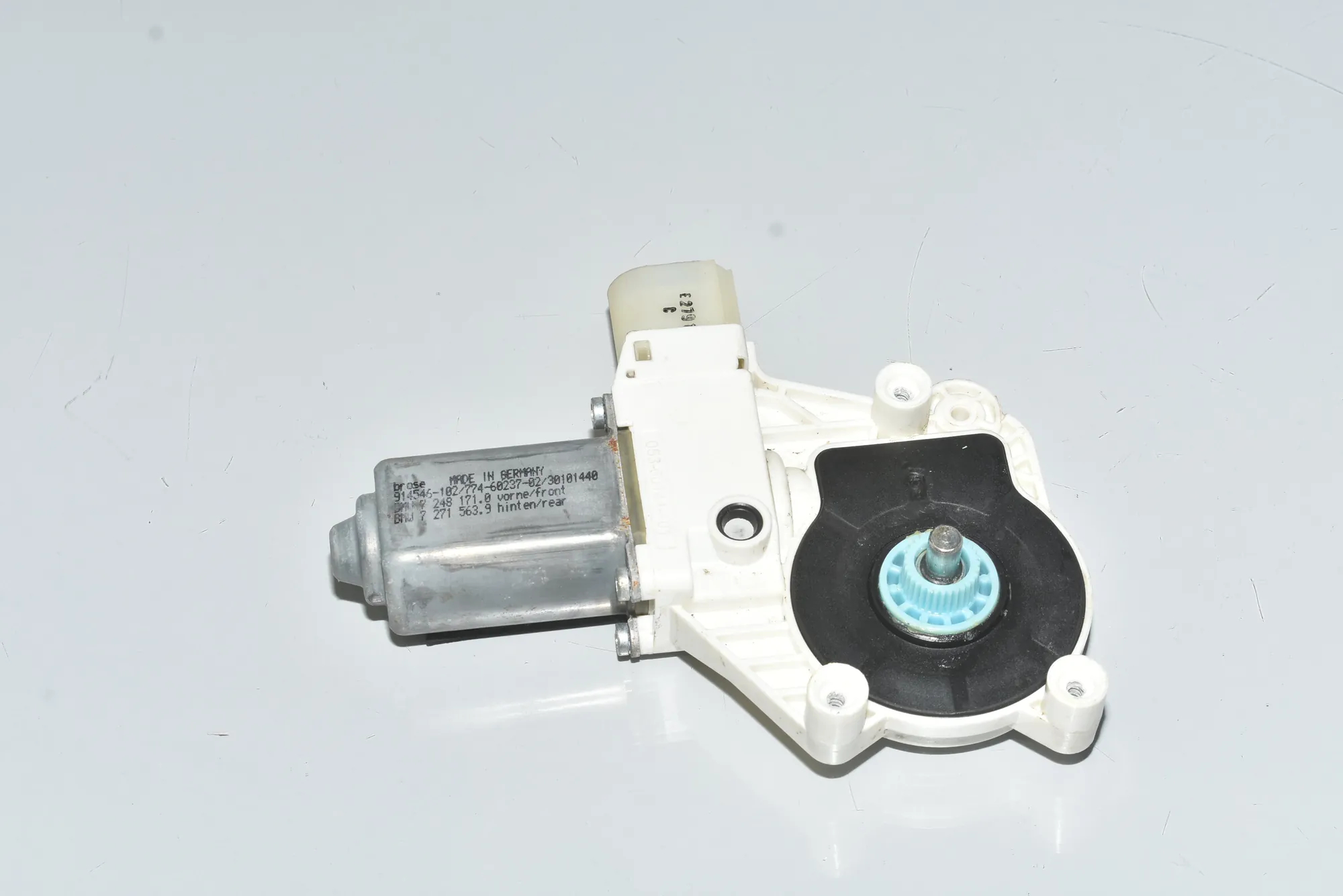 Rear Left Door Window Control Motor – OEM 51337271563 · BMW 5 Touring (F11) BMW 5 Touring (F11) 530 d 2014