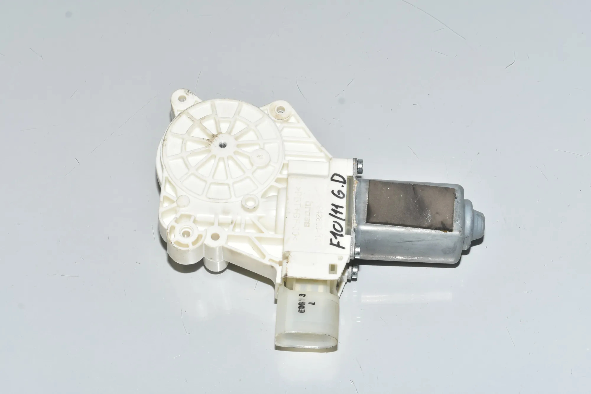 Rear Right Door Window Control Motor – OEM 51337271564 · BMW 5 Touring (F11) BMW 5 Touring (F11) 530 d 2014 – 3
