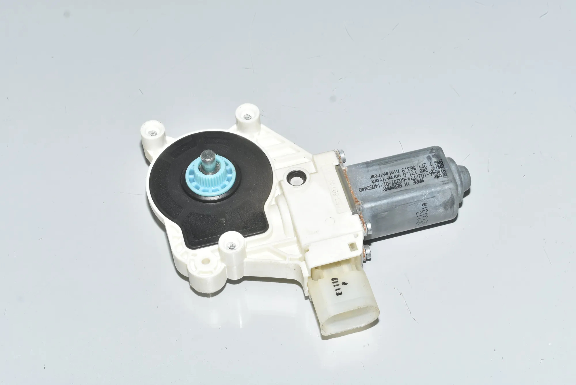 Front Left Door Window Regulator Motor – OEM 51337248171 · BMW 5 (F10) BMW 5 (F10) 520 d 2012