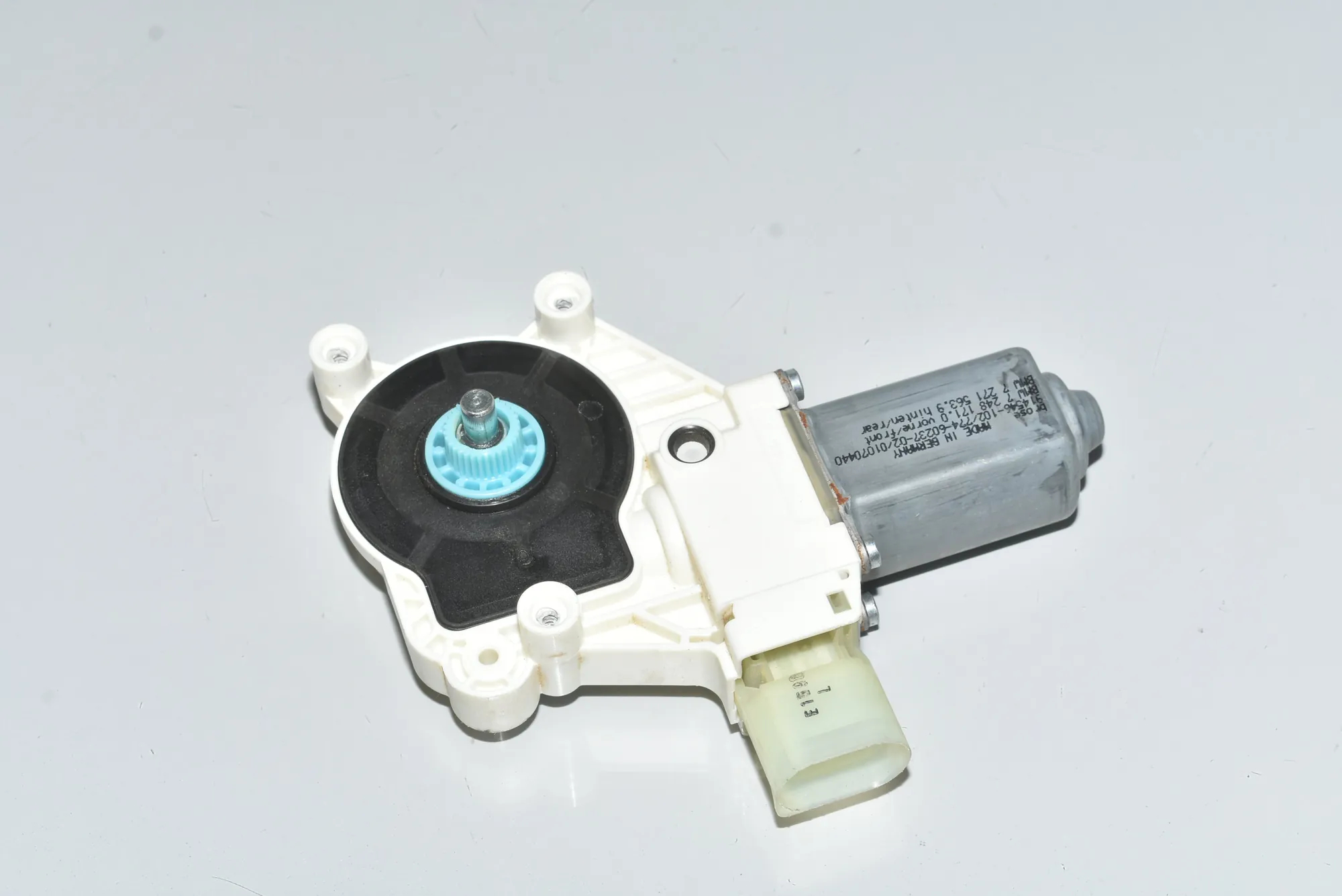 Front Left Door Window Regulator Motor – OEM 51337248171 · BMW 5 (F10) BMW 5 (F10) 520 d 2012