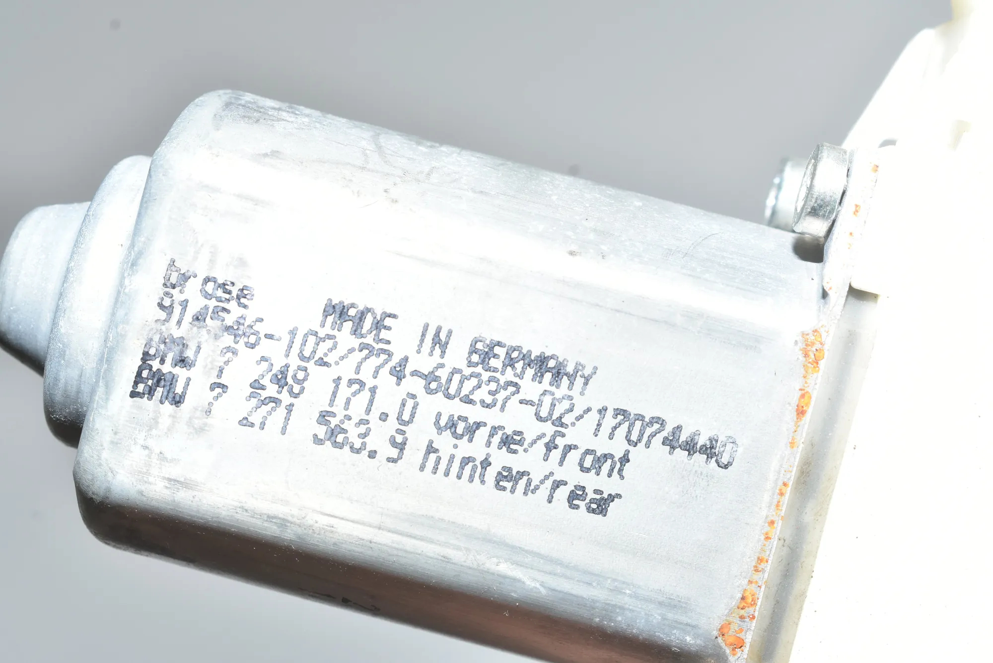 Rear Left Door Window Control Motor – OEM 51337271563 · BMW 5 (F10) BMW 5 (F10) 520 d 2012 – 4