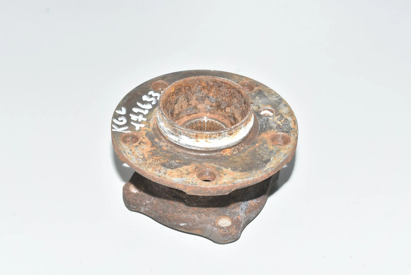 Rear Left Wheel Bearing – OEM 33006867806 · BMW 5 Touring (F11) 530 d xDrive 2014 – 2