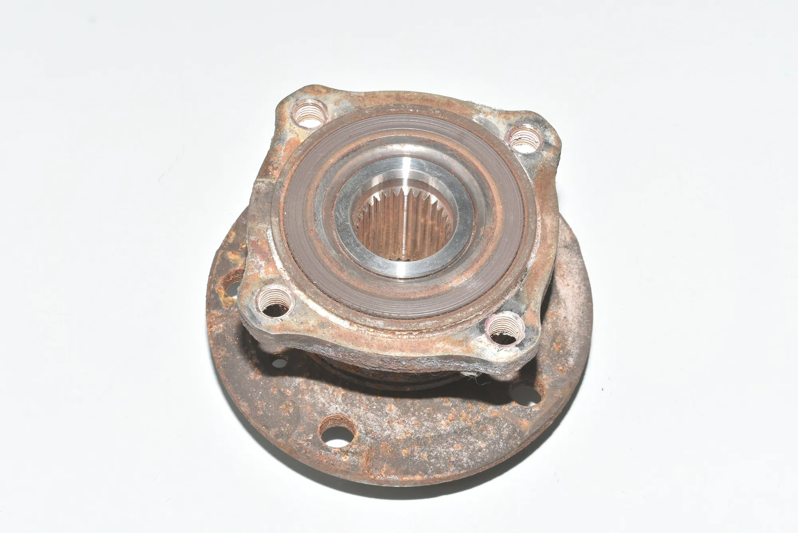 Rear Left Wheel Bearing – OEM 33006867806 · BMW 5 Touring (F11) 530 d xDrive 2014 – 3