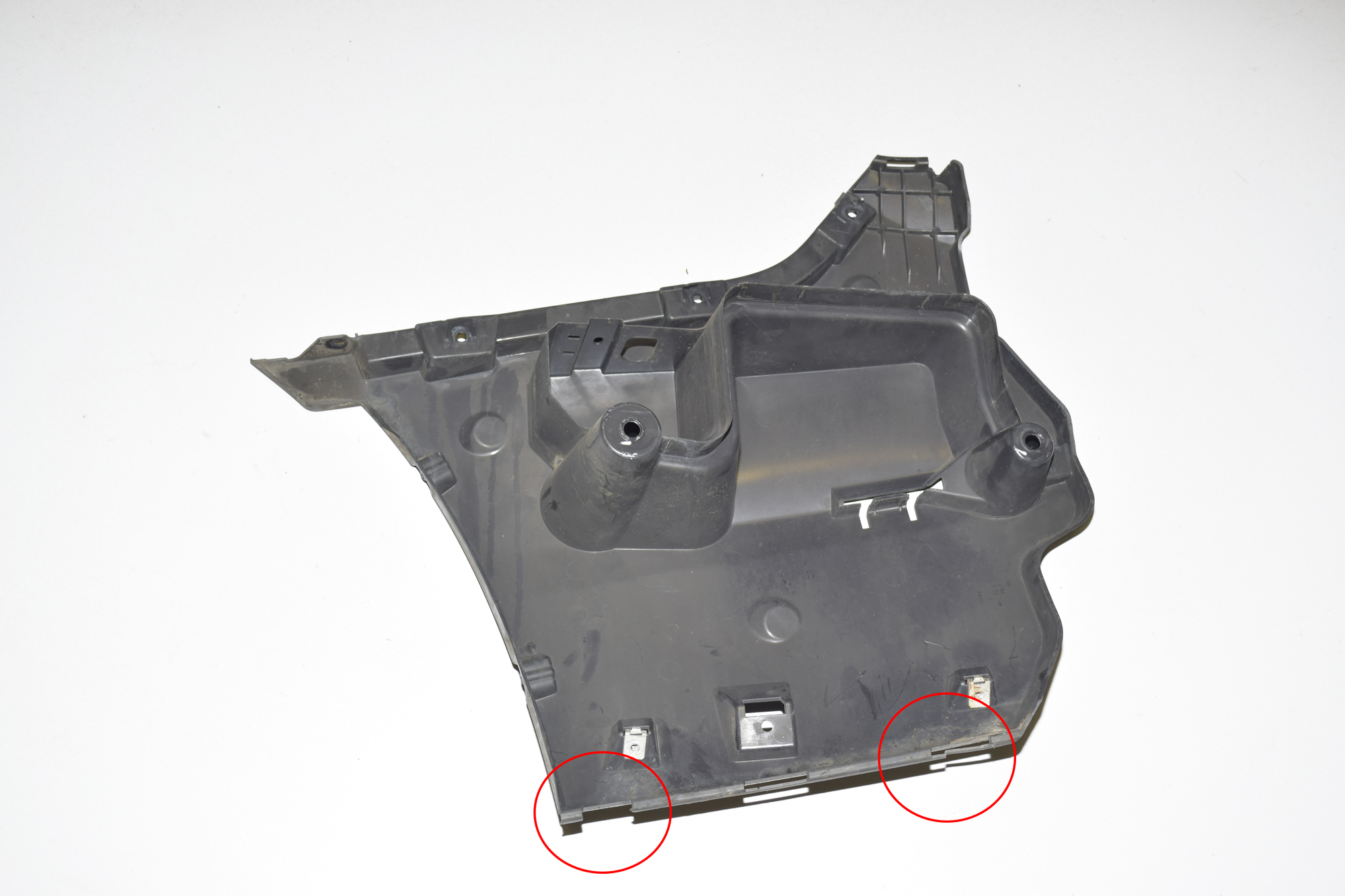 Rear Right Bumper Bracket – OEM 7207112 · BMW 5 Touring (F11) 530 d xDrive 2014 – 4