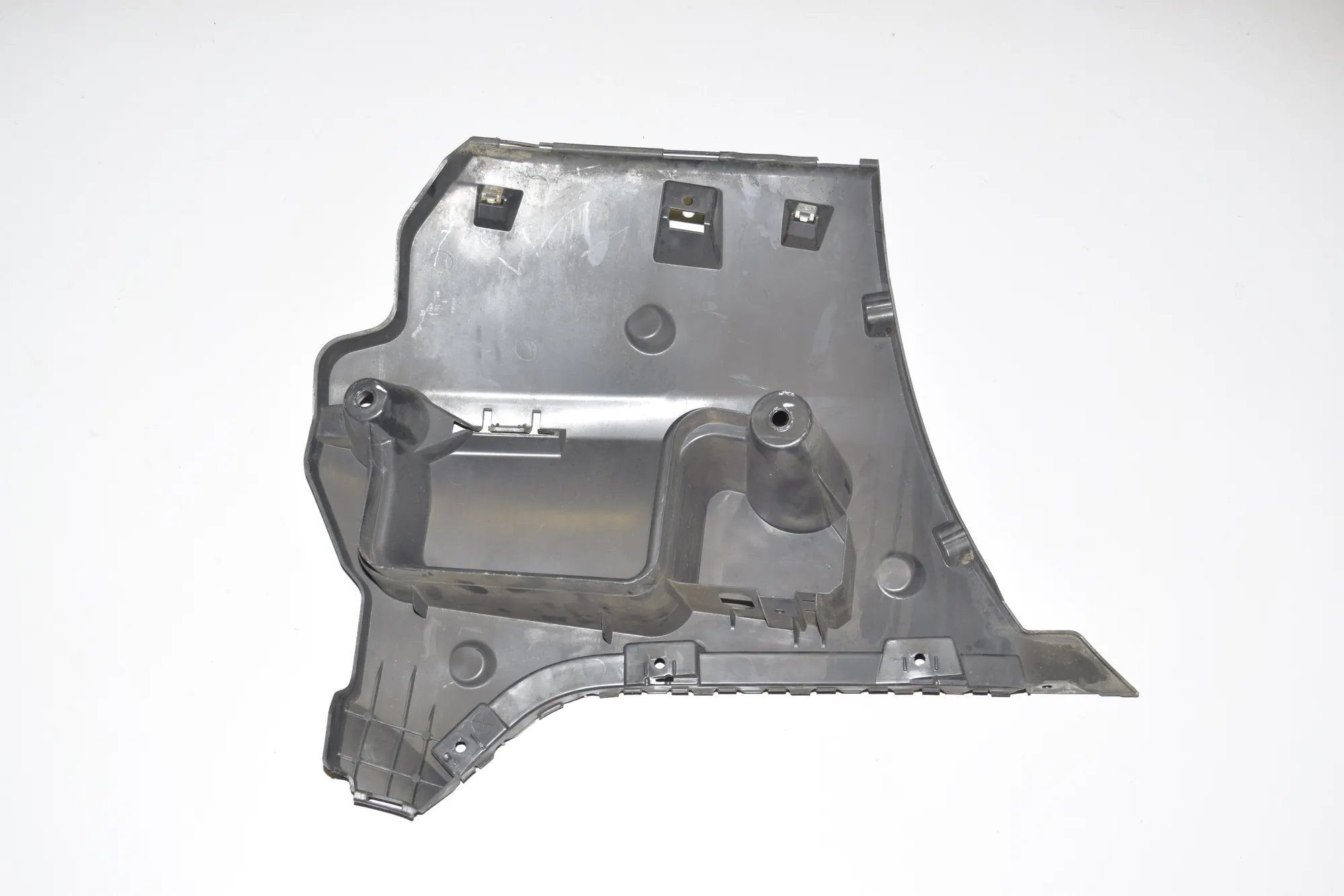 Rear Right Bumper Bracket – OEM 7207112 · BMW 5 Touring (F11) 530 d xDrive 2014 – 3