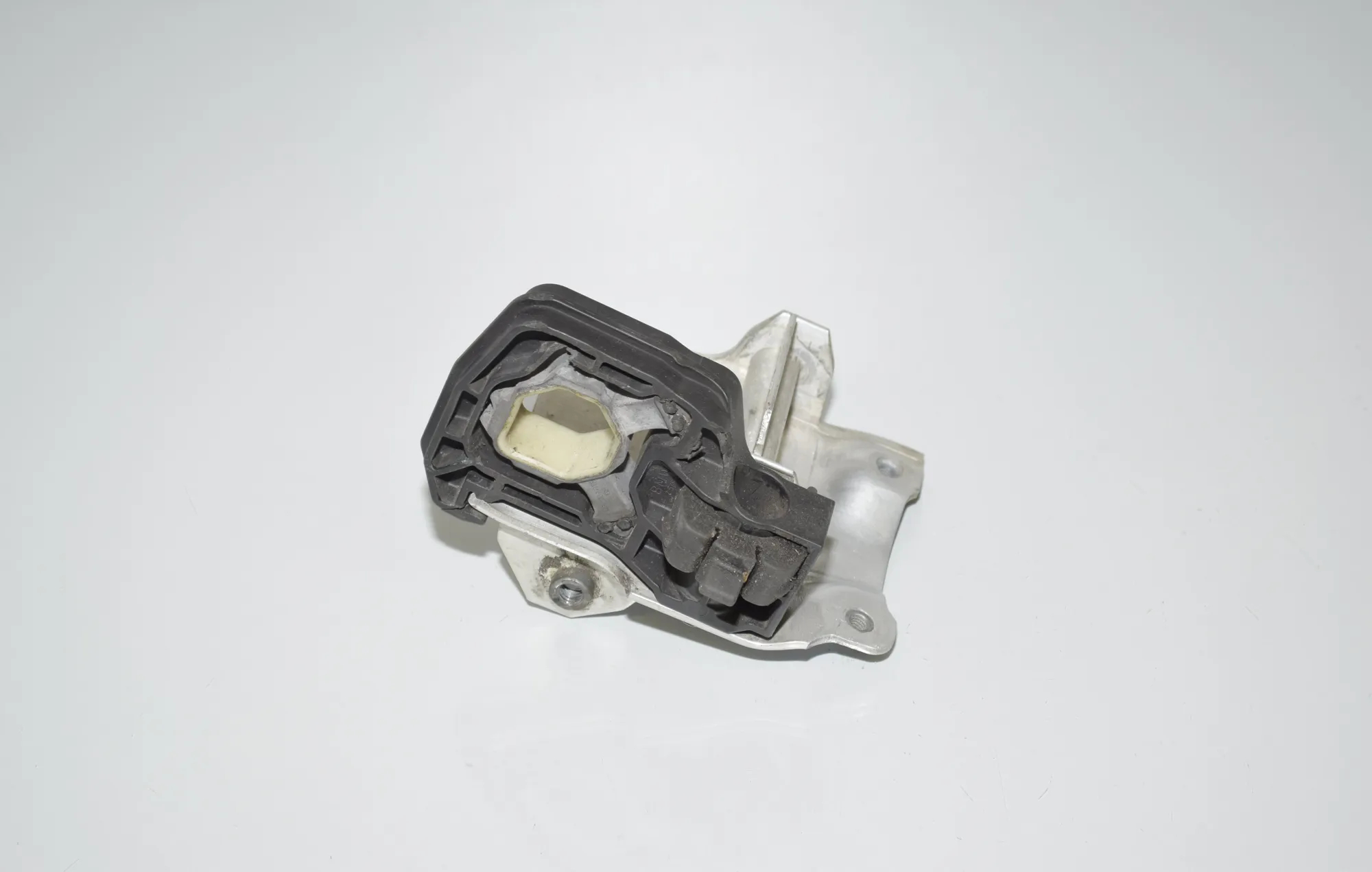 Radiator Holder – OEM 7575247 · BMW 5 (F10) 535 d xDrive 2015 – 2