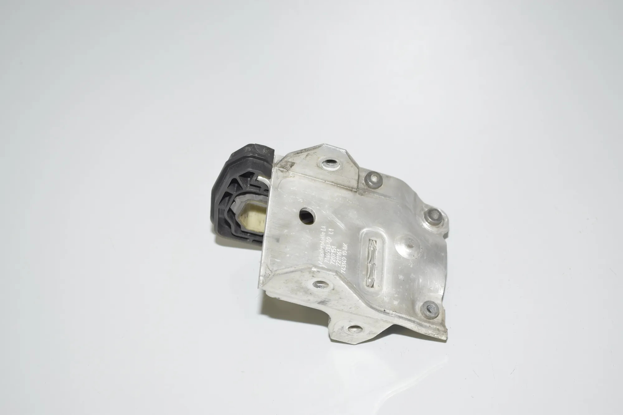 Radiator Holder – OEM 7575247 · BMW 5 (F10) 535 d xDrive 2015 – 4