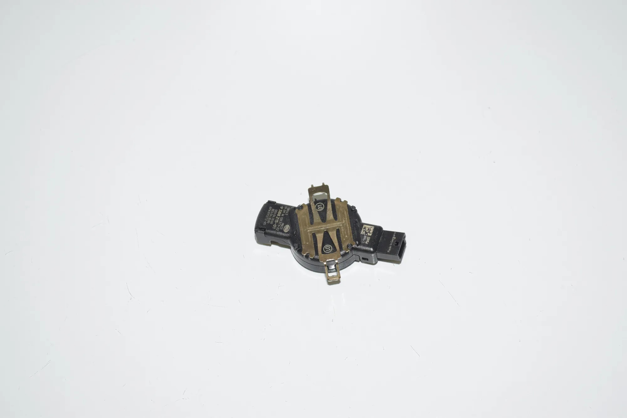 Rain Sensor – OEM 9388215 · BMW i3 (I01) BMW i3 (I01) Hybrid 2020 – 4