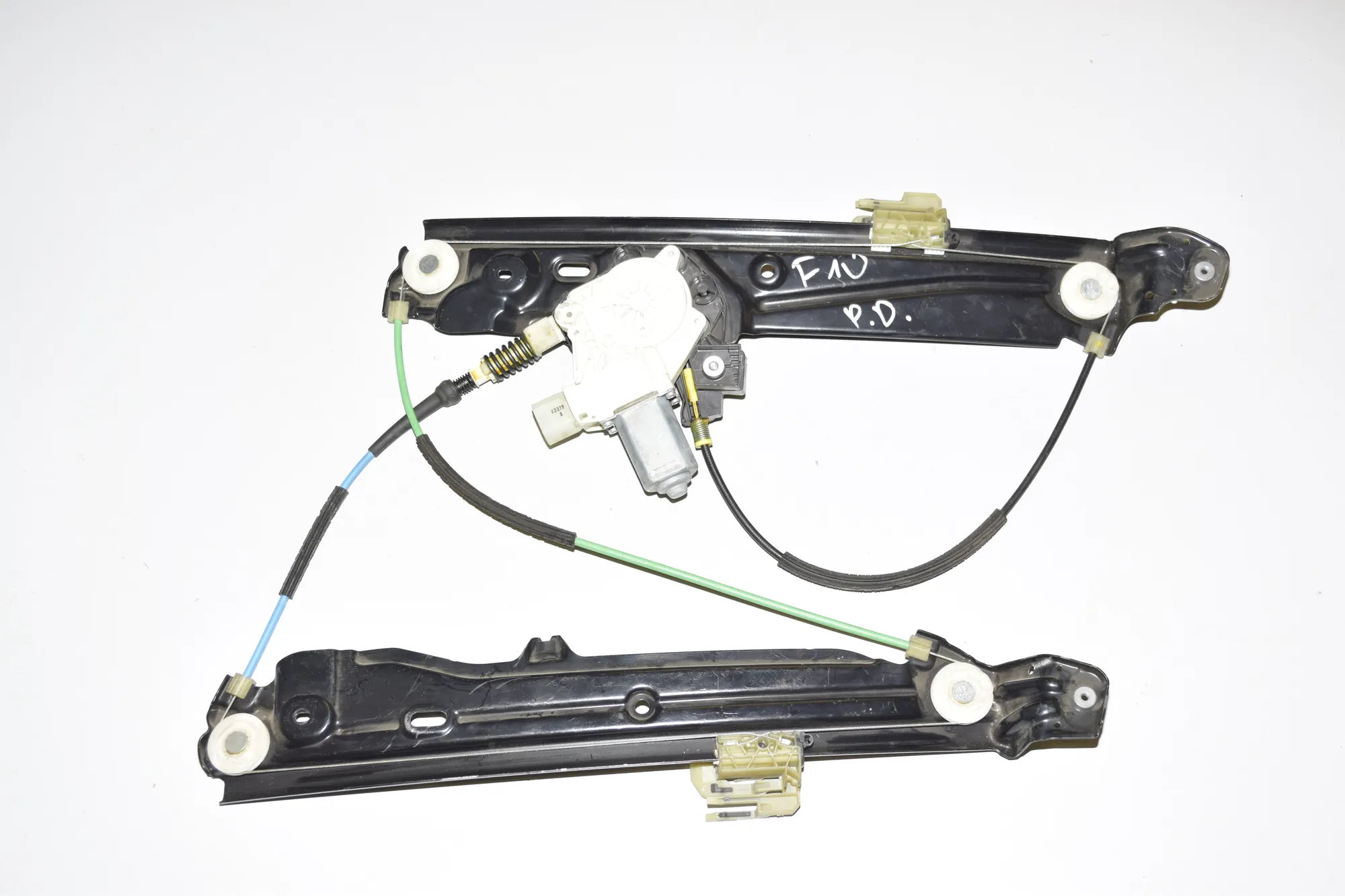 Front Right Door Window Regulator – OEM 51337182132 · BMW 5 (F10) BMW 5 (F10) 520 d 2010 – 2