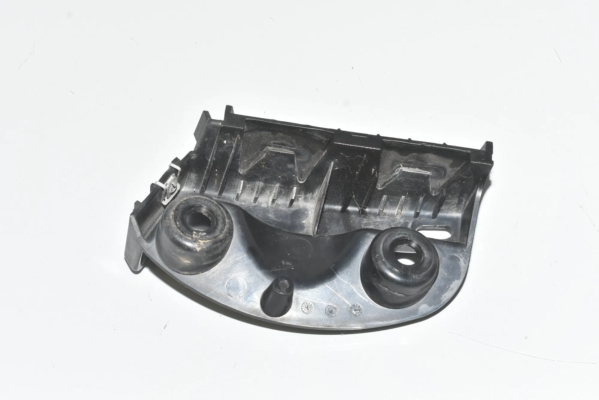 Rear Left Bumper Bracket – OEM 51127118193 · BMW 3 (E90) 325 d 2010 – 3