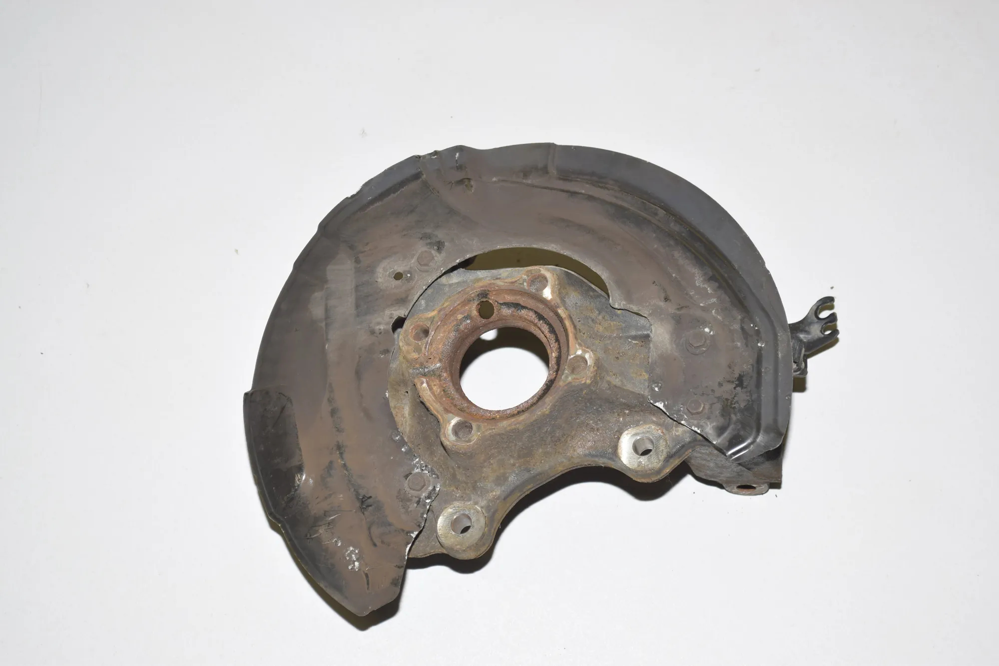 Front Left Wheel Hub – OEM 6788699 · BMW X1 (E84) xDrive 28 i 2011 – 4