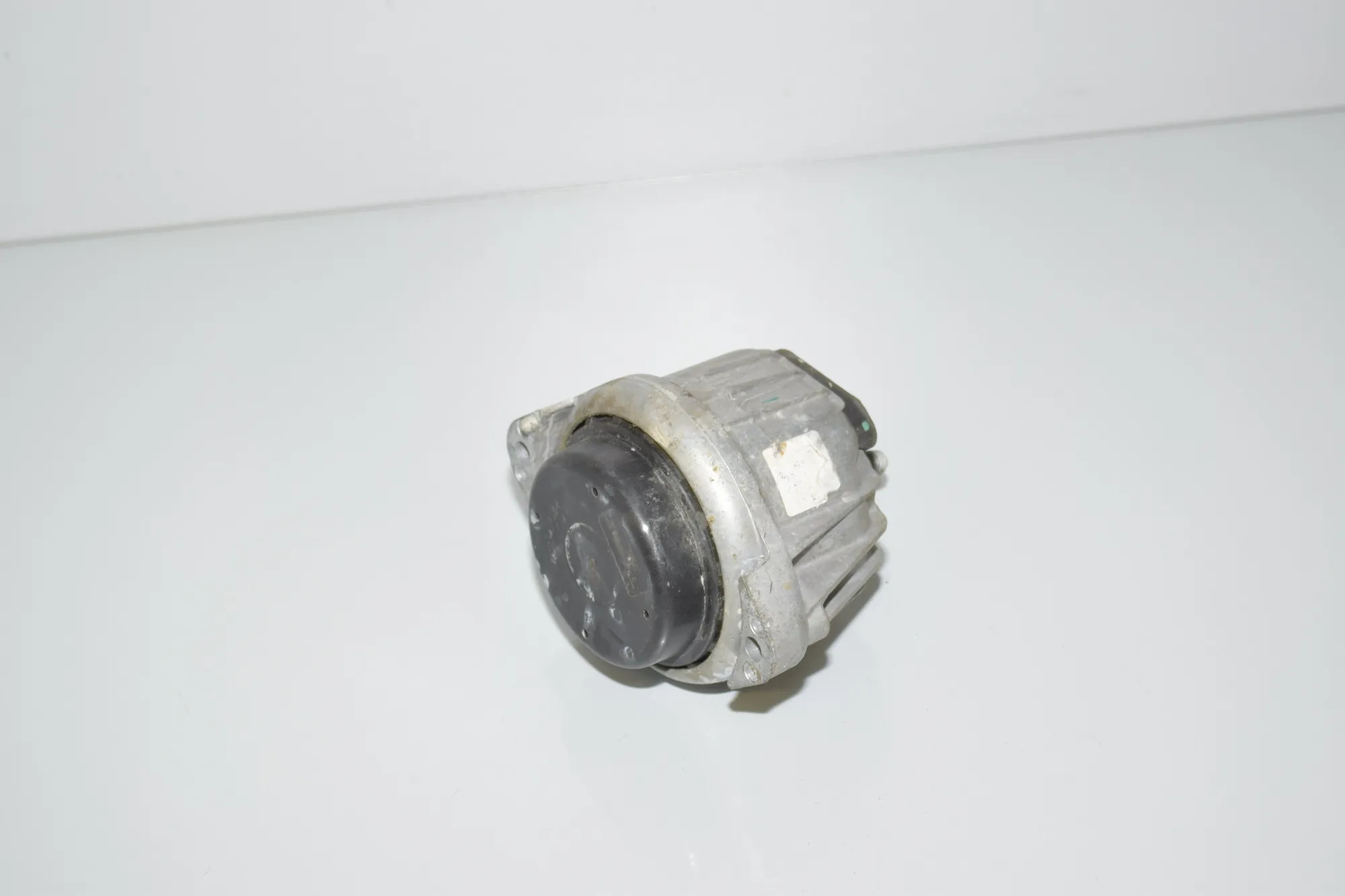 Left Side Engine Mount – OEM 22116768852 · BMW X1 (E84) xDrive 28 i 2011 – 4