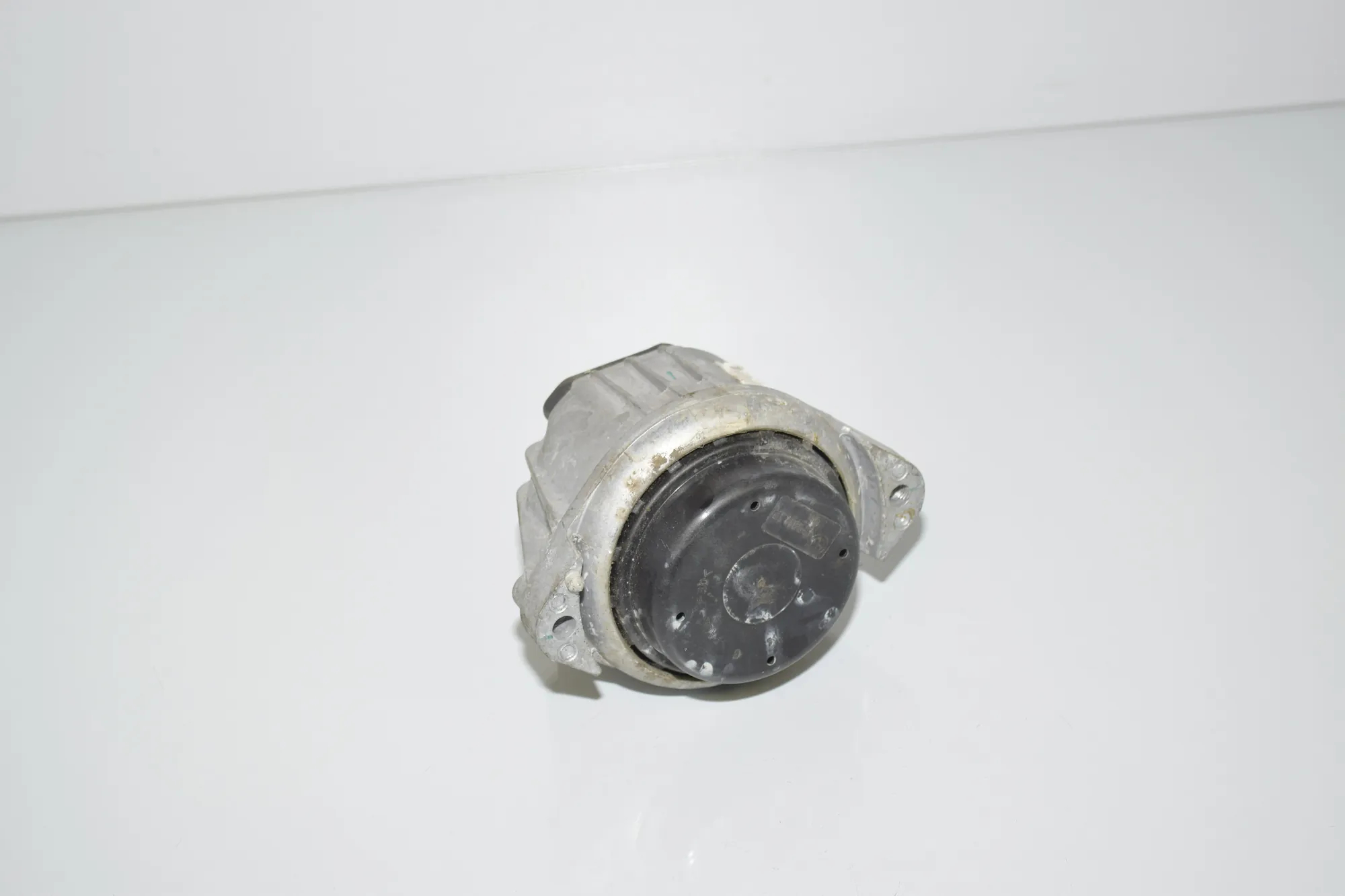 Left Side Engine Mount – OEM 22116768852 · BMW X1 (E84) xDrive 28 i 2011 – 3