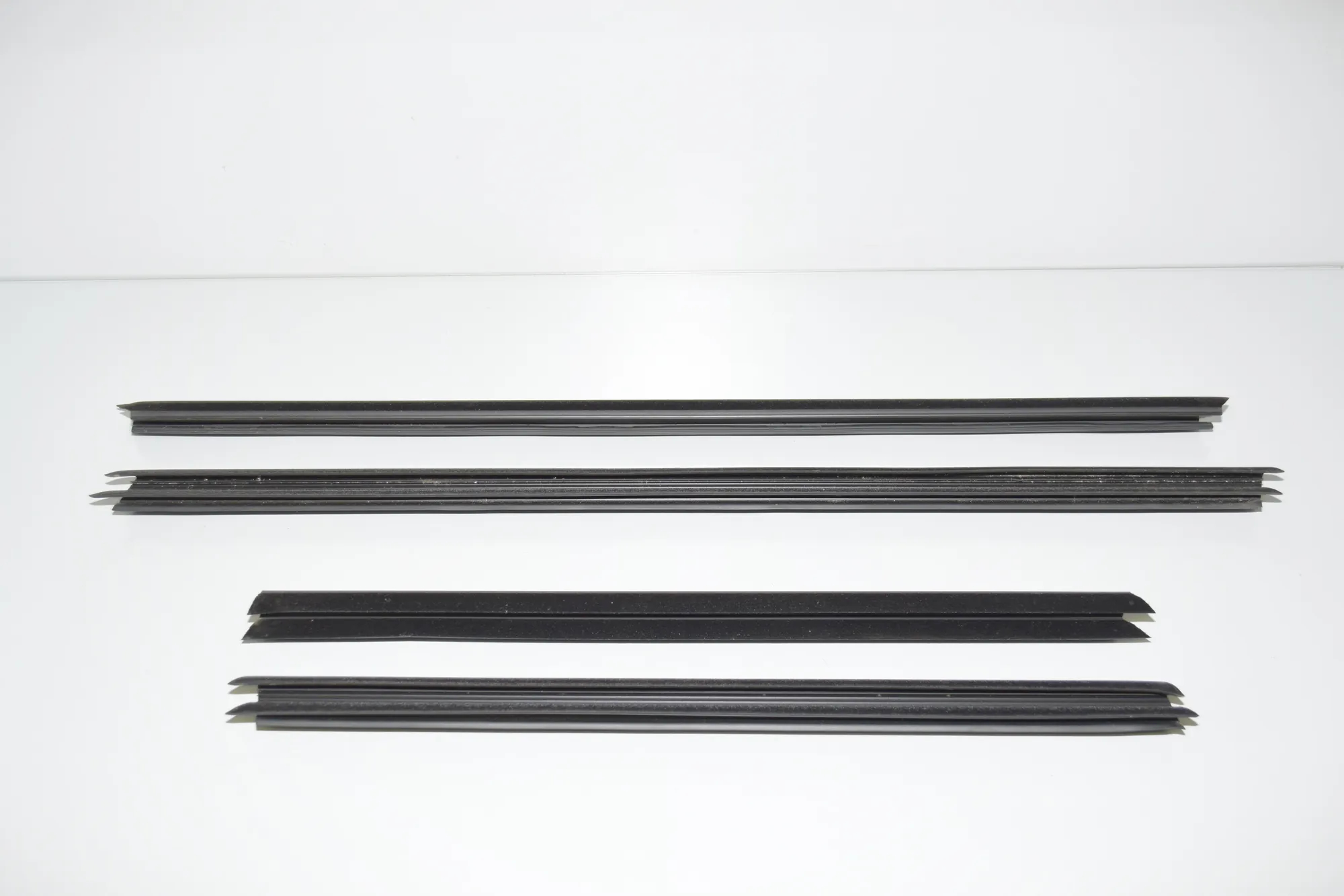 Rear Right Door Window Strip – OEM 7205736 · BMW X3 (F25) xDrive 20 d 2012 – 4