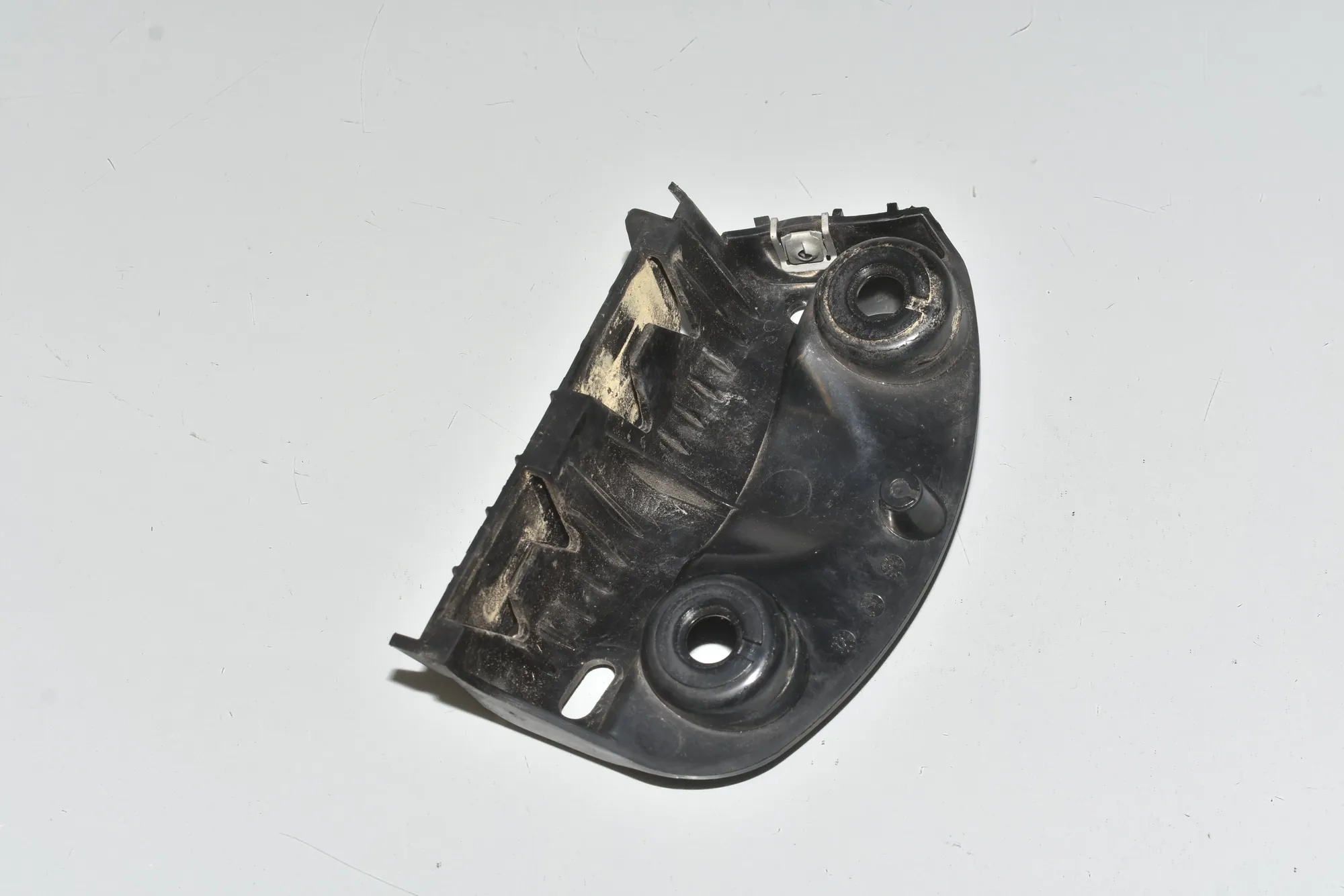 Rear Right Bumper Bracket – OEM 51127118194 · BMW 3 (E90) 325 d 2010 – 3