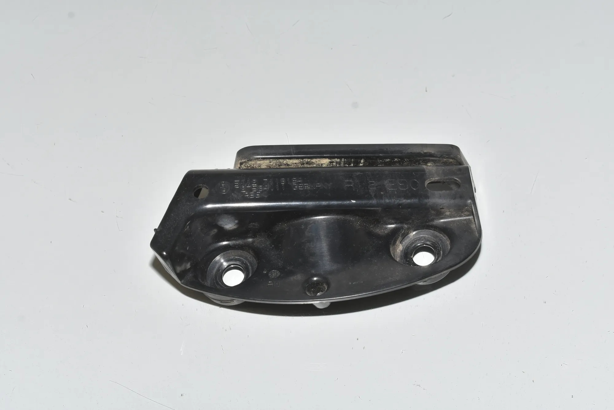 Rear Right Bumper Bracket – OEM 51127118194 · BMW 3 (E90) 325 d 2010 – 2