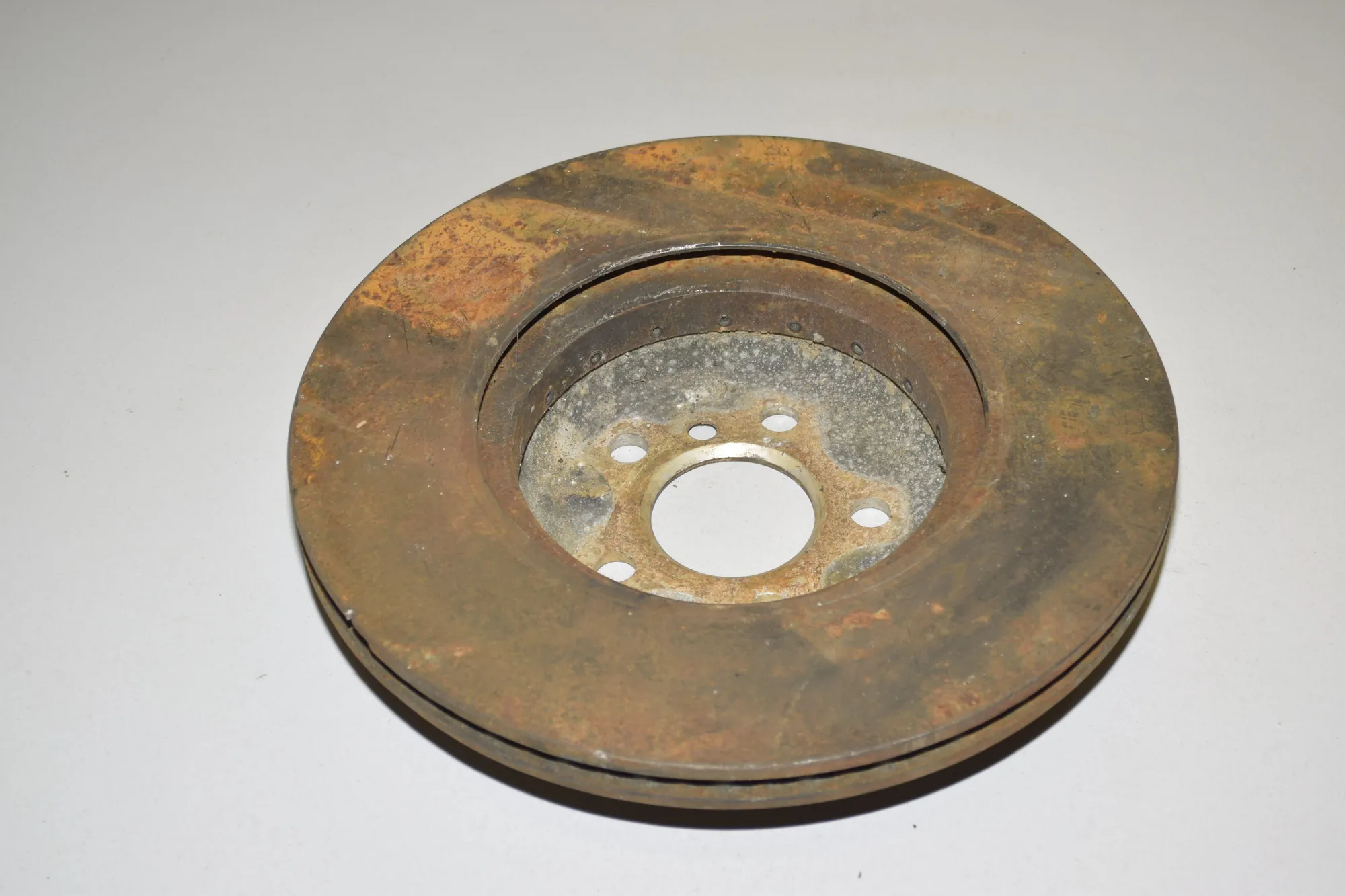 Rear Right Brake Disc – OEM 34216860925 · BMW 5 (G30) BMW 5 (G30) 525 d 2017 – 3