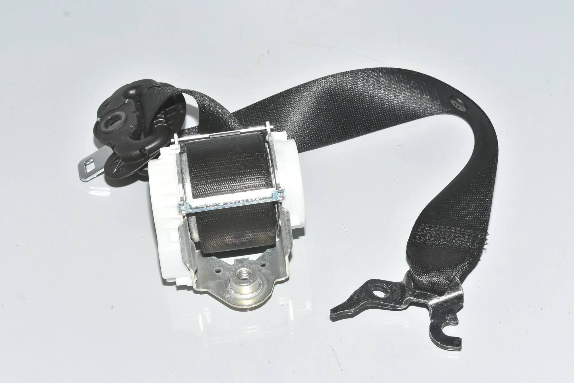 Front Right Seatbelt – OEM 72117234768 · BMW 3 (E90) 325 d 2010