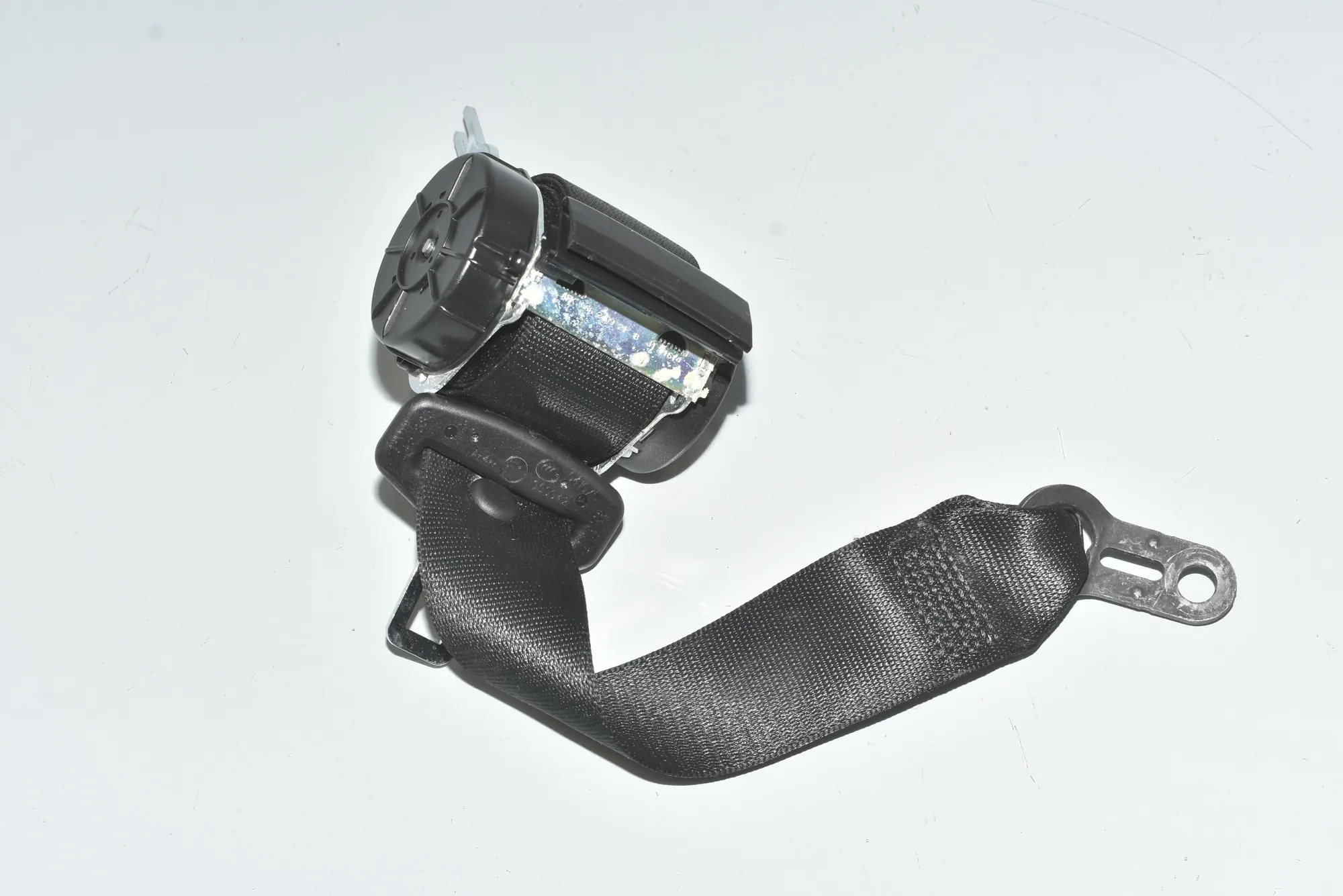 Rear Left Seatbelt – OEM 72117245883 · BMW 3 (E90) 325 d 2010