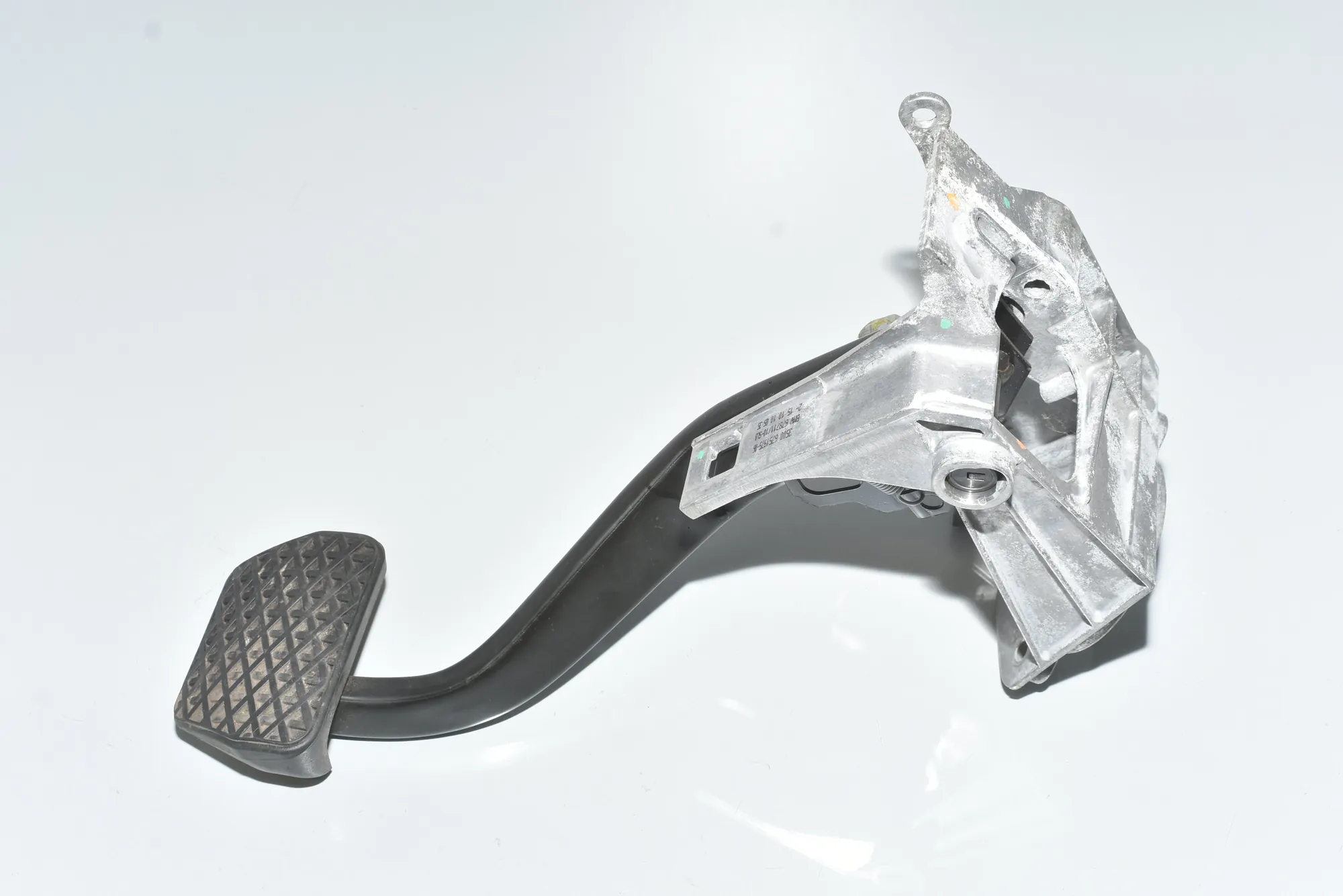 Brake Pedal – OEM 35006751975 · BMW 3 (E90) 325 d 2010 – 2