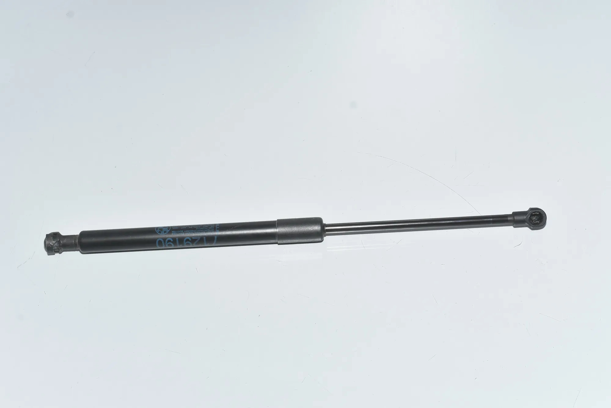 Front Left Bonnet Strut – OEM 51237129190 · BMW 3 (E90) 325 d 2010