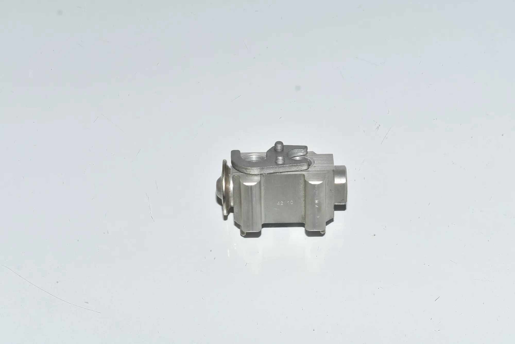 A/C Expansion Tank – OEM 9226078 · BMW 3 (E90) 325 d 2010 – 3
