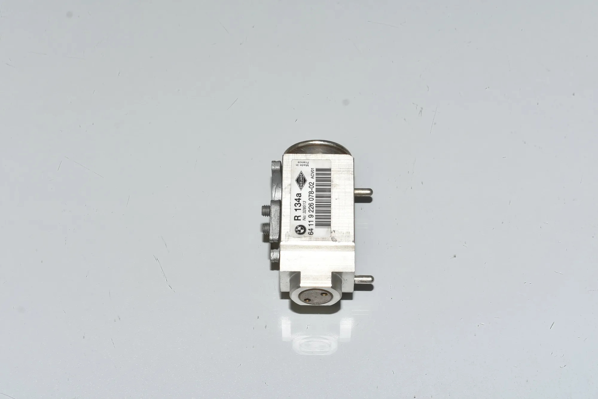 A/C Expansion Tank – OEM 9226078 · BMW 3 (E90) 325 d 2010 – 2