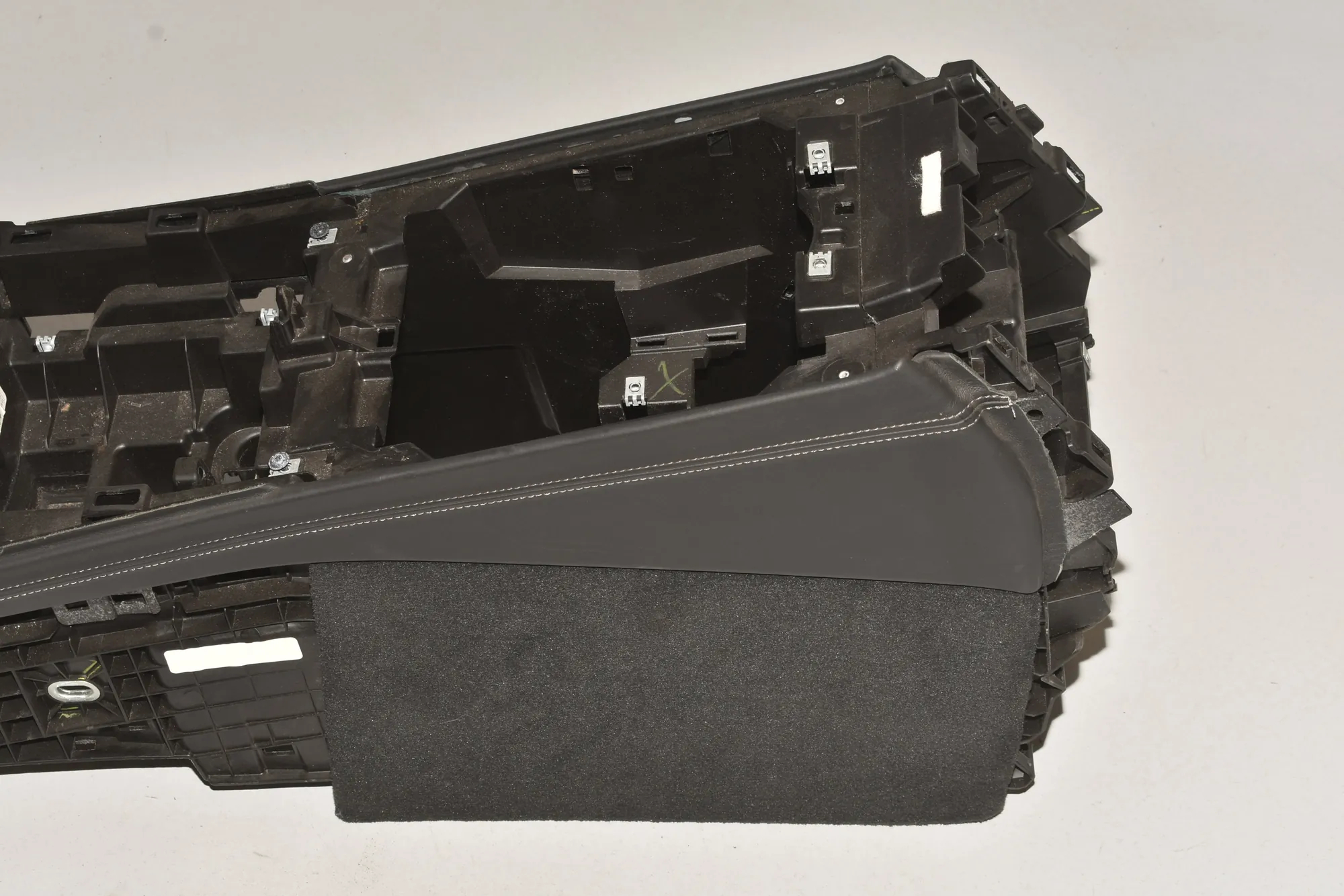 Center Console – OEM 51169108362 · BMW X7 (G07) BMW X7 (G07) xDrive M 50 D 2020 – 2