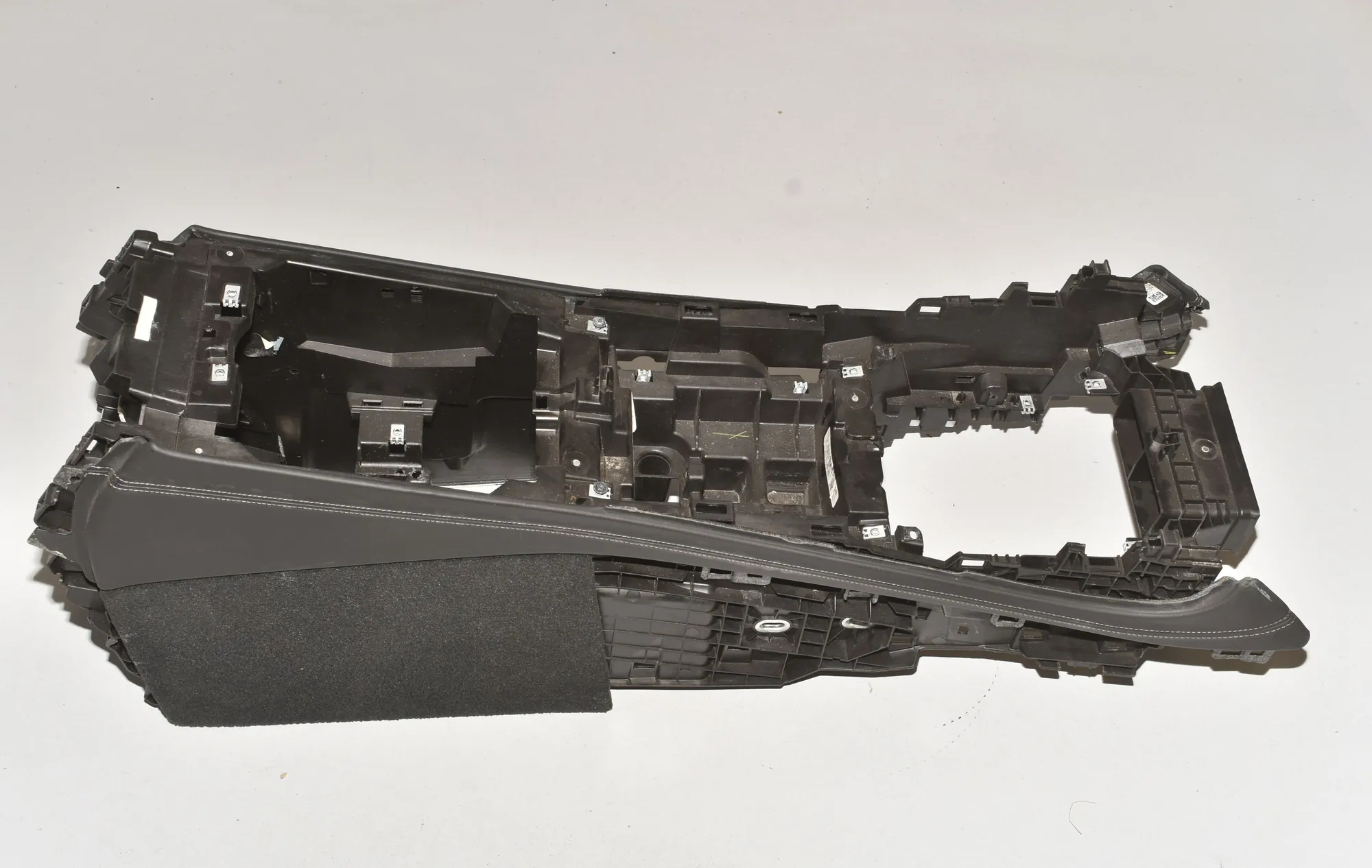 Center Console – OEM 51169108362 · BMW X7 (G07) BMW X7 (G07) xDrive M 50 D 2020 – 4