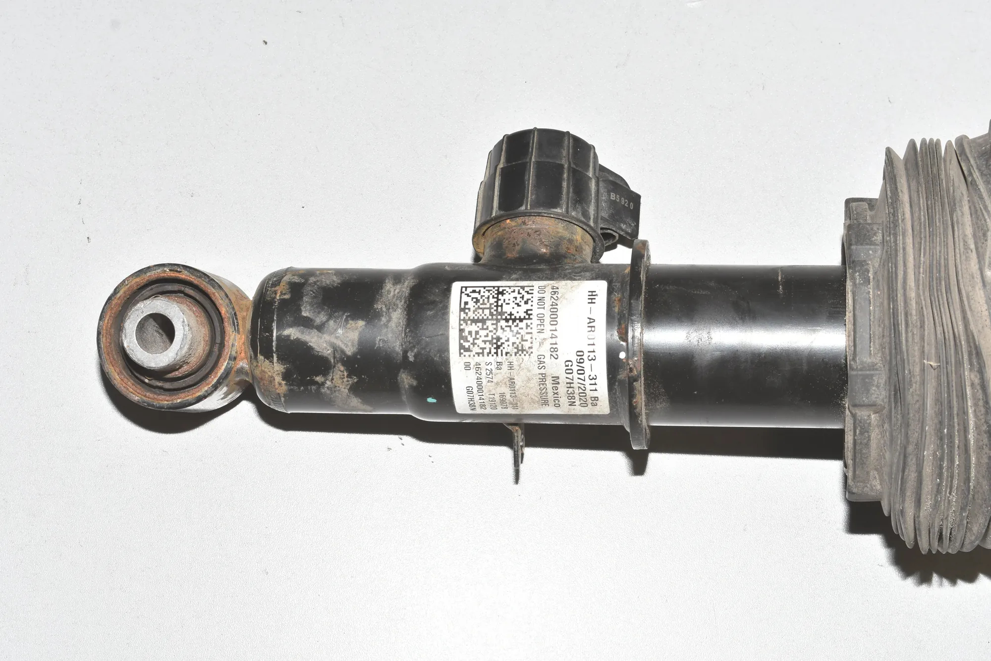 Rear Left Air Shock Absorber – OEM 78315615 · BMW X7 (G07) BMW X7 (G07) xDrive M 50 D 2020 – 2