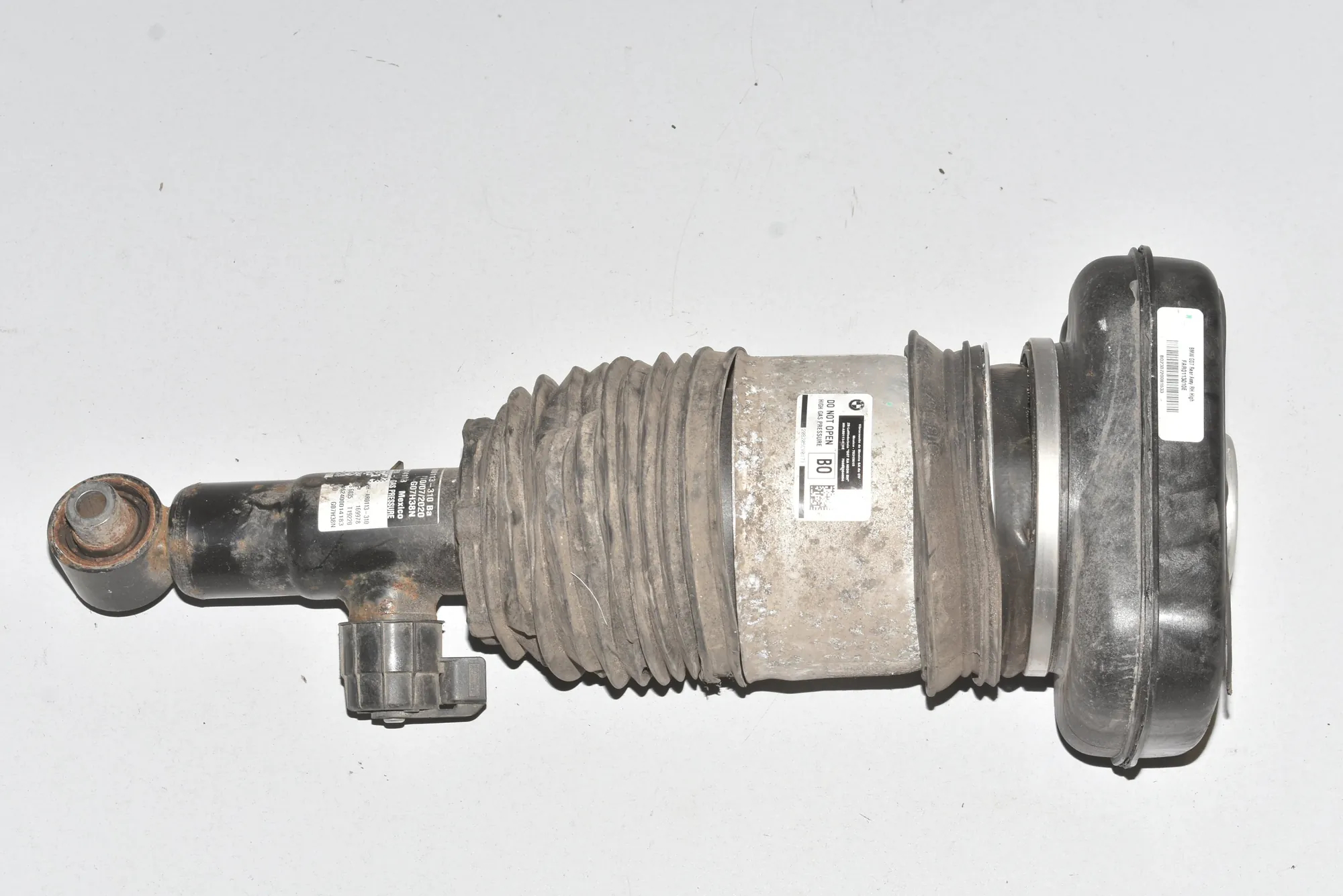 Rear Right Air Shock Absorber – OEM 78315615 · BMW X7 (G07) BMW X7 (G07) xDrive M 50 D 2020