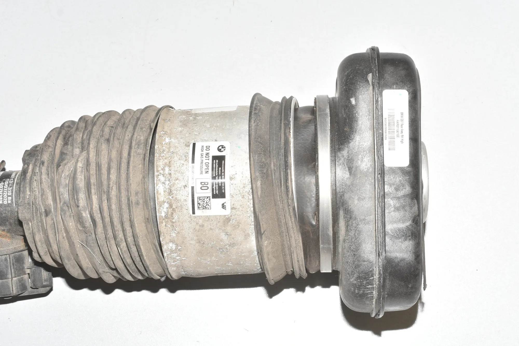Rear Right Air Shock Absorber – OEM 78315615 · BMW X7 (G07) BMW X7 (G07) xDrive M 50 D 2020 – 3