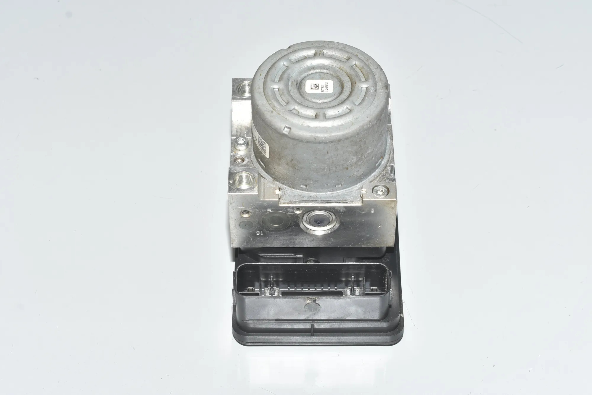ABS Pump – OEM 6892888 · BMW i3 (I01) BMW i3 (I01) Hybrid 2017 – 2