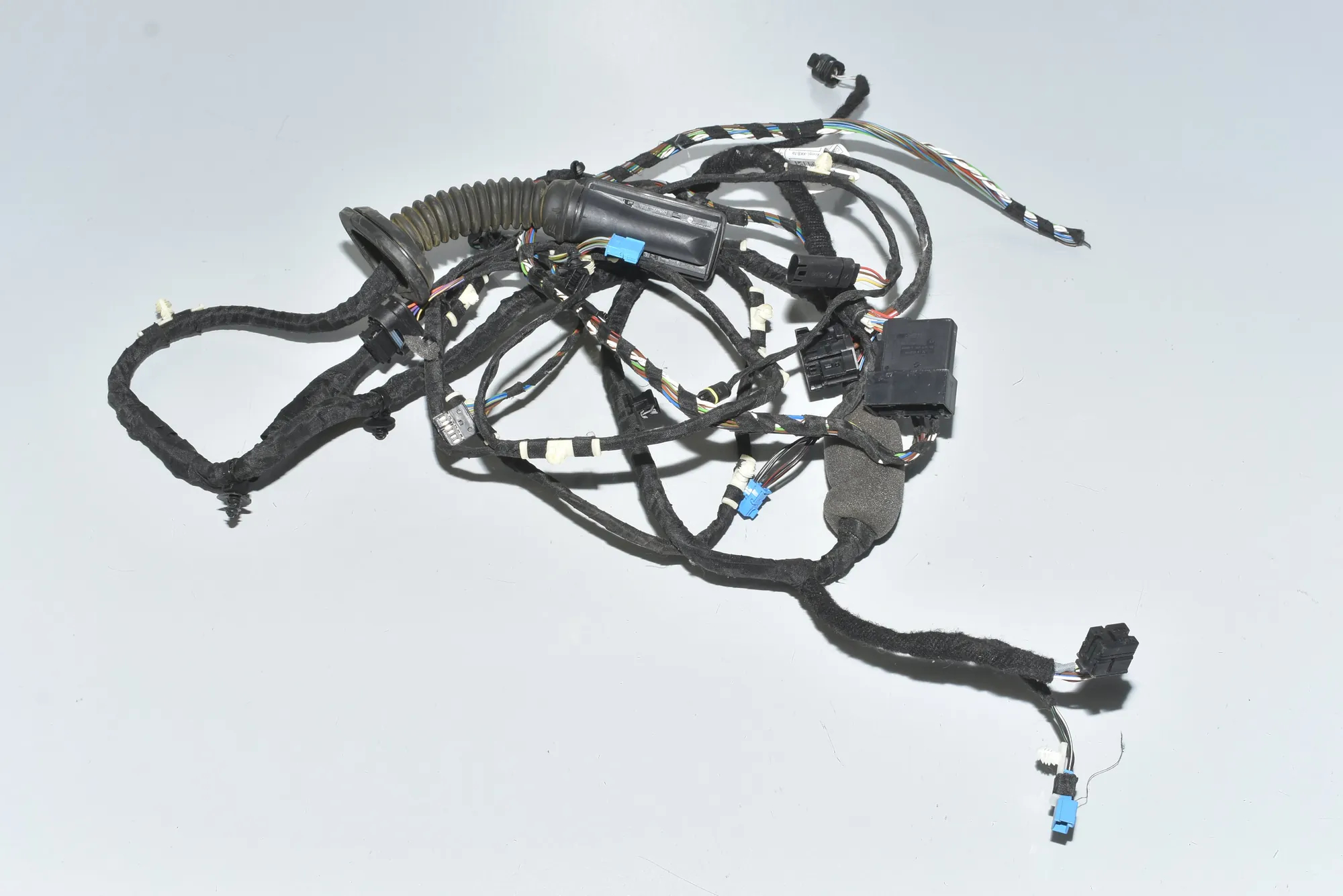Front Left Door Wiring – OEM 8714797 · BMW X7 (G07) BMW X7 (G07) xDrive M 50 D 2020 – 3