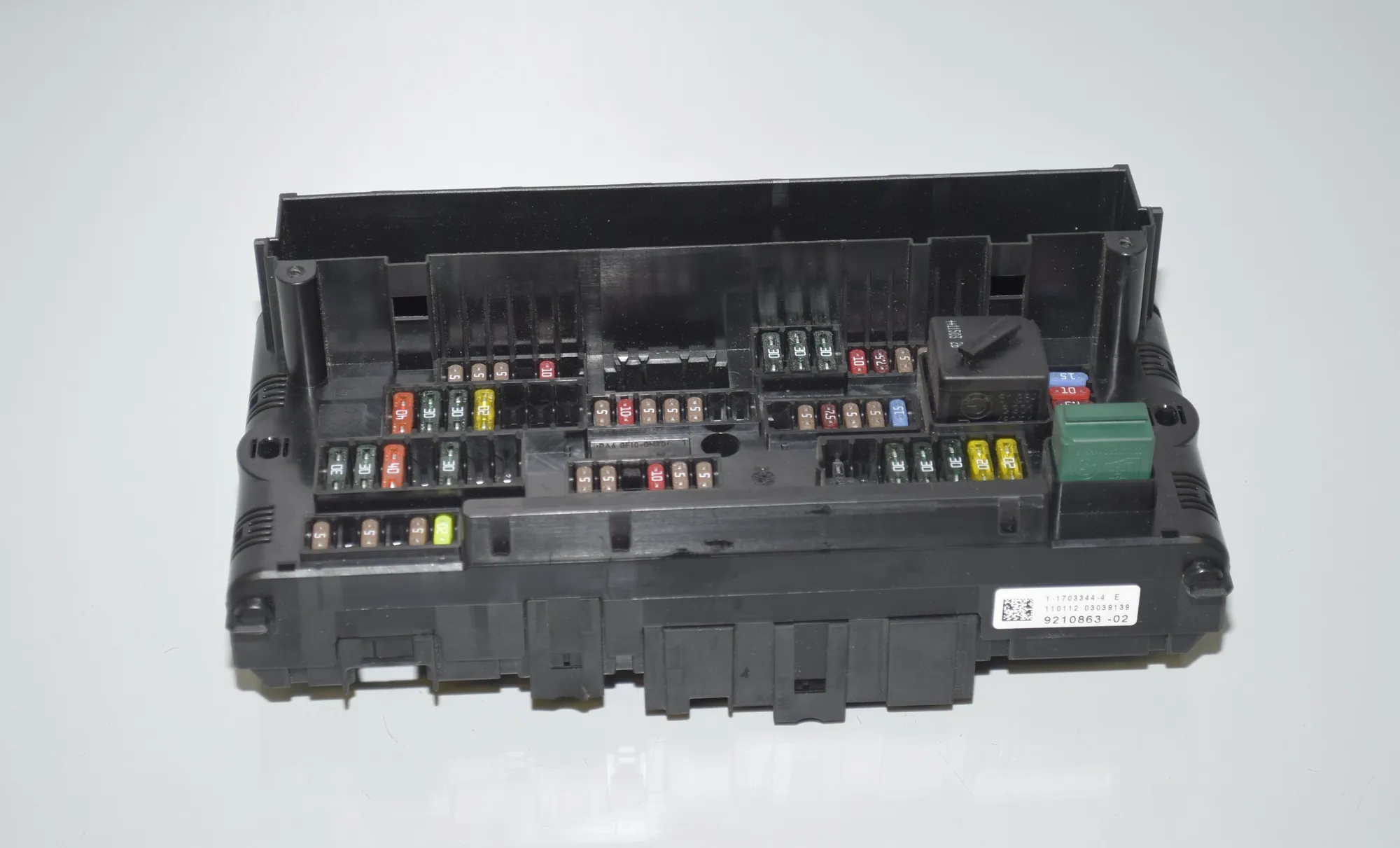 Fuse Box – OEM 9210863 · BMW X3 (F25) xDrive 20 d 2012