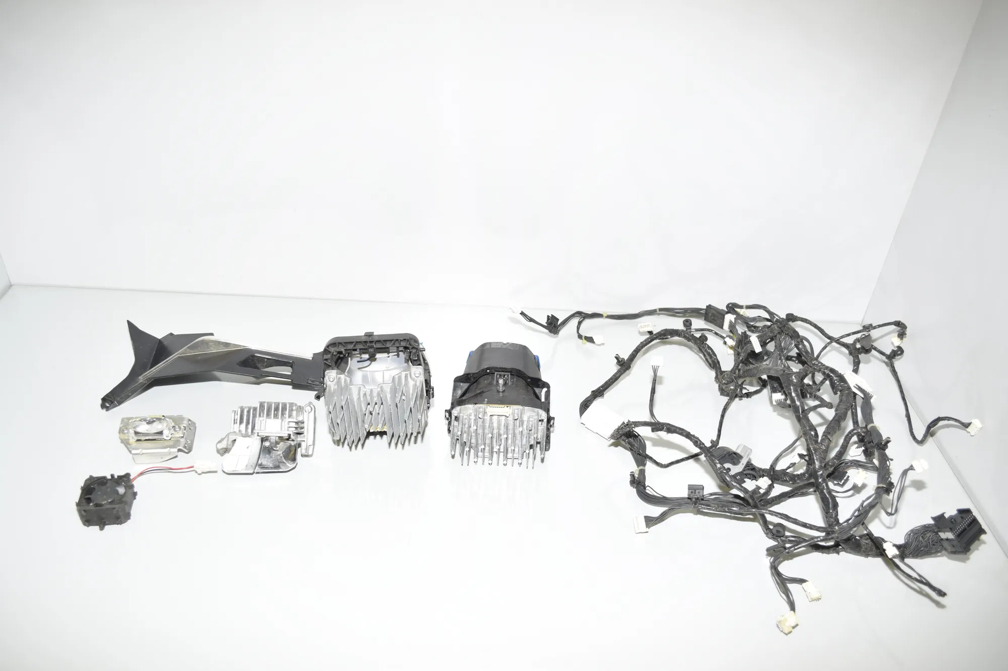 LED Lights Control Unit – OEM 6002TK1575 · BMW X7 (G07) BMW X7 (G07) xDrive M 50 D 2021 – 5