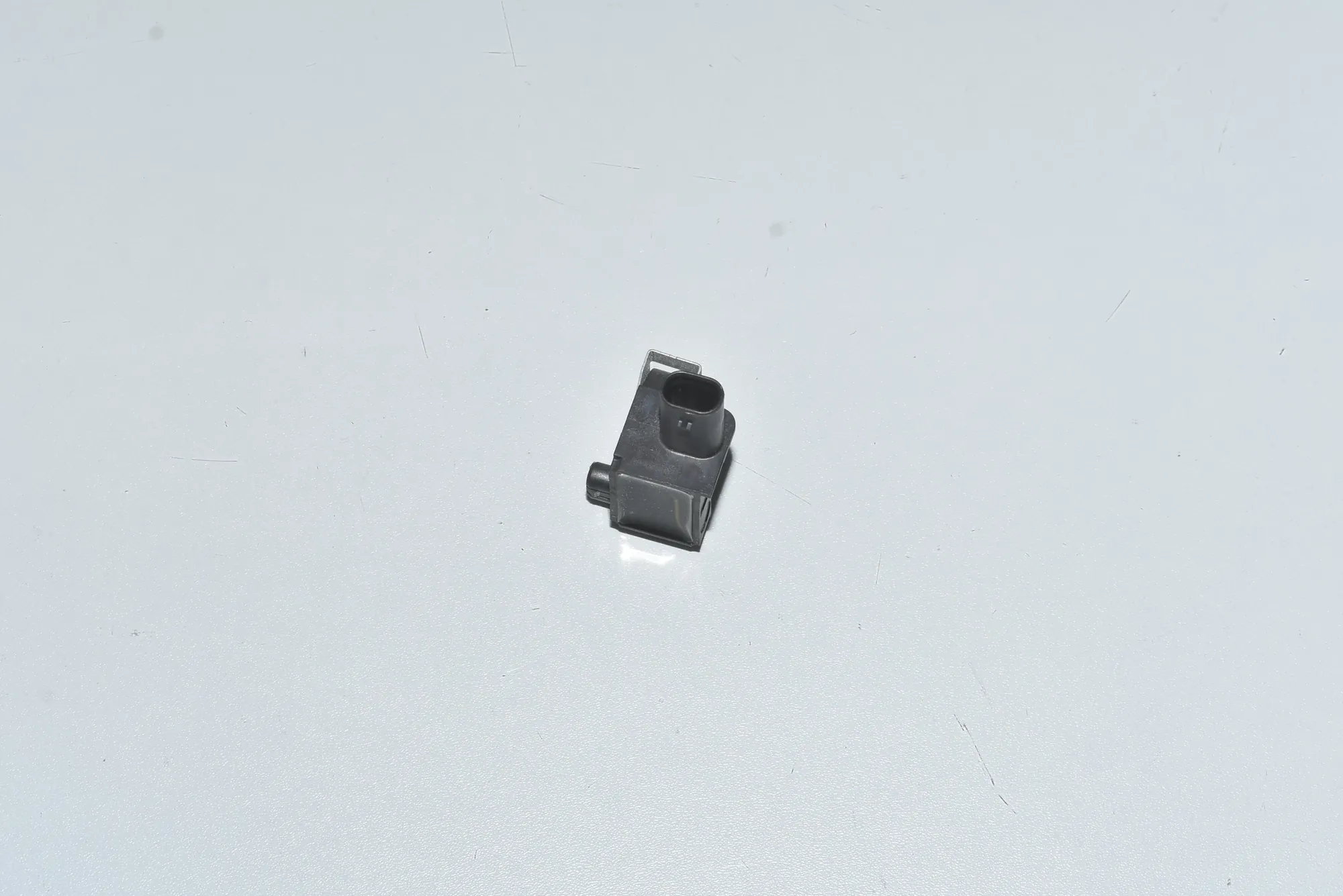 Front Left Impact Sensor – OEM 65779224177 · BMW 5 (F10) 535 d xDrive 2015 – 3